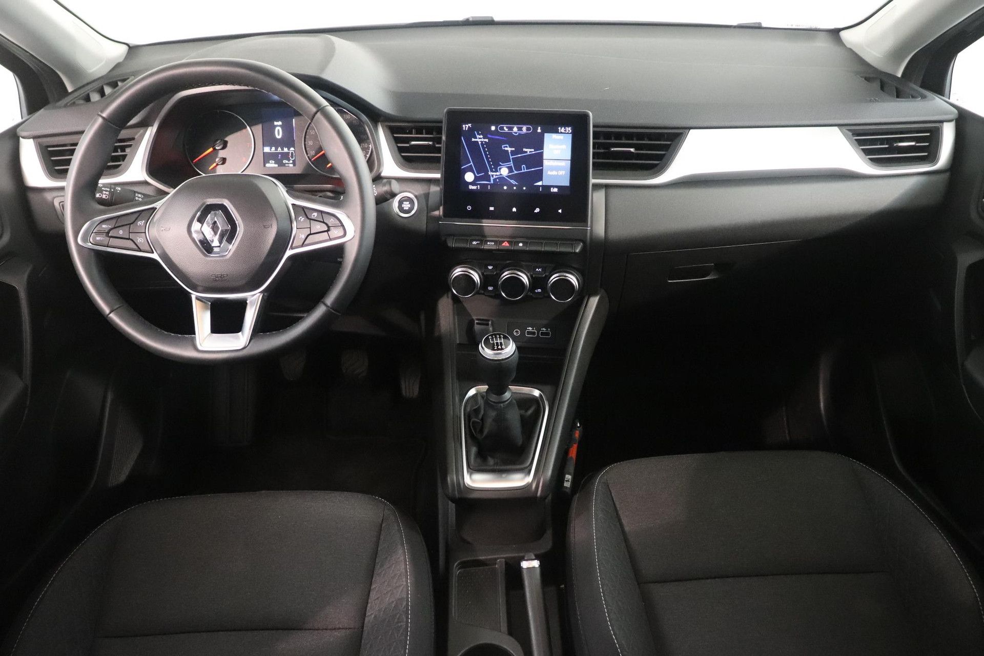 Renault Captur met kenteken X-275-XH – interieur
