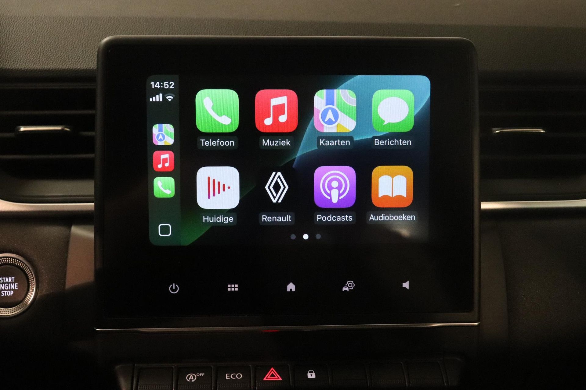 Renault Captur met kenteken X-275-XH – dashboard