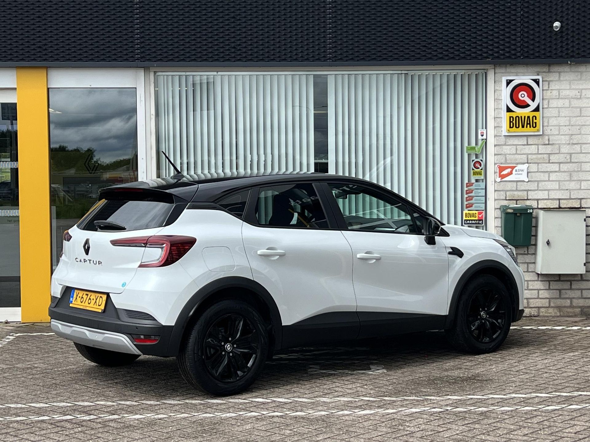 Renault Captur met kenteken X-676-XD – achteraanzicht
