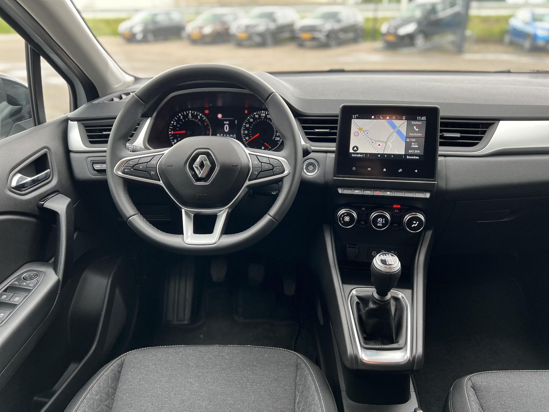 Renault Captur met kenteken X-676-XD – interieur