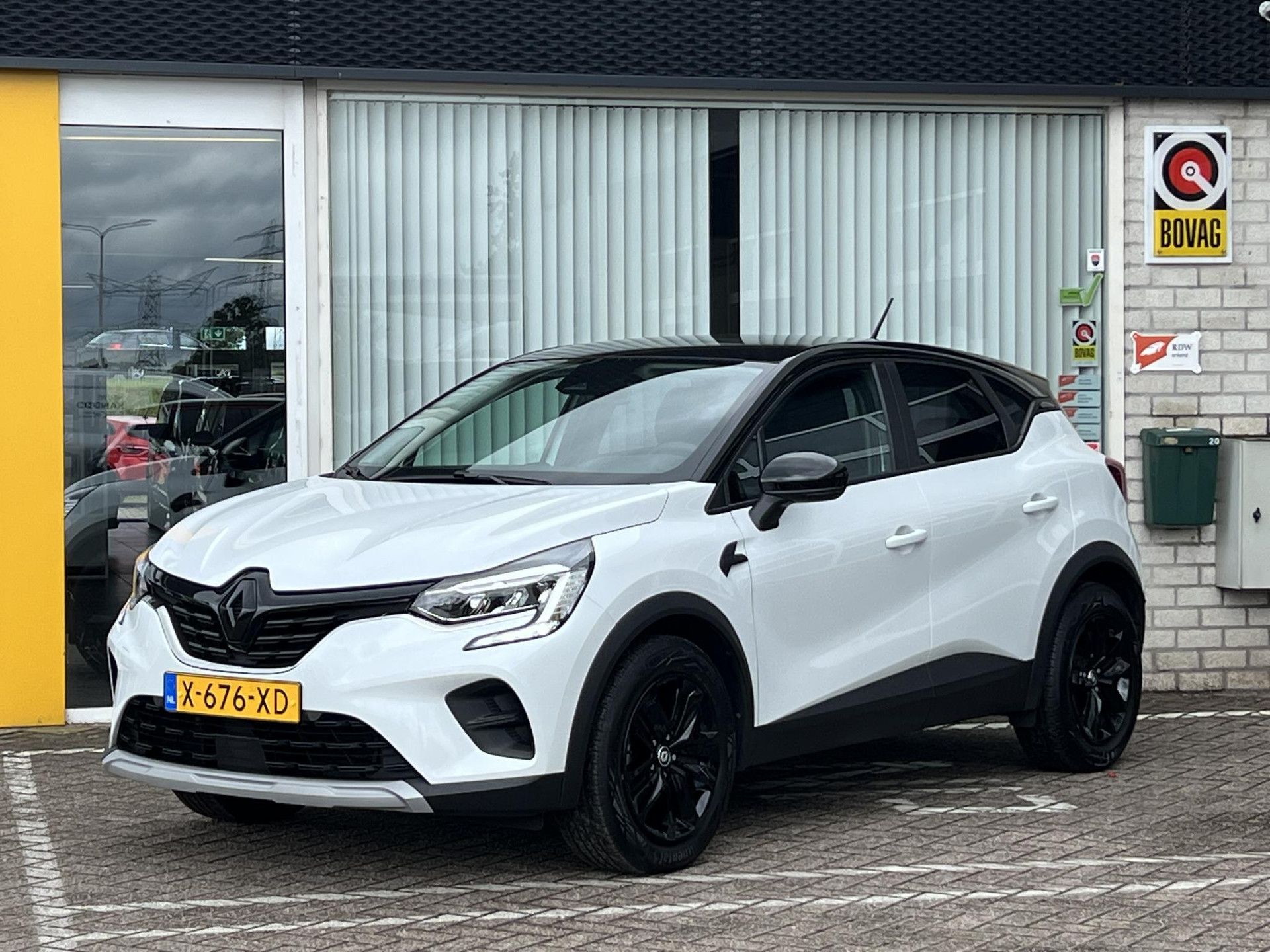 Renault Captur met kenteken X-676-XD – detailfoto