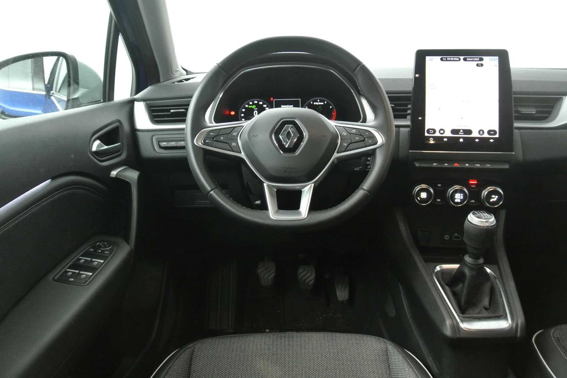 Renault Captur met kenteken X-699-JX – interieur