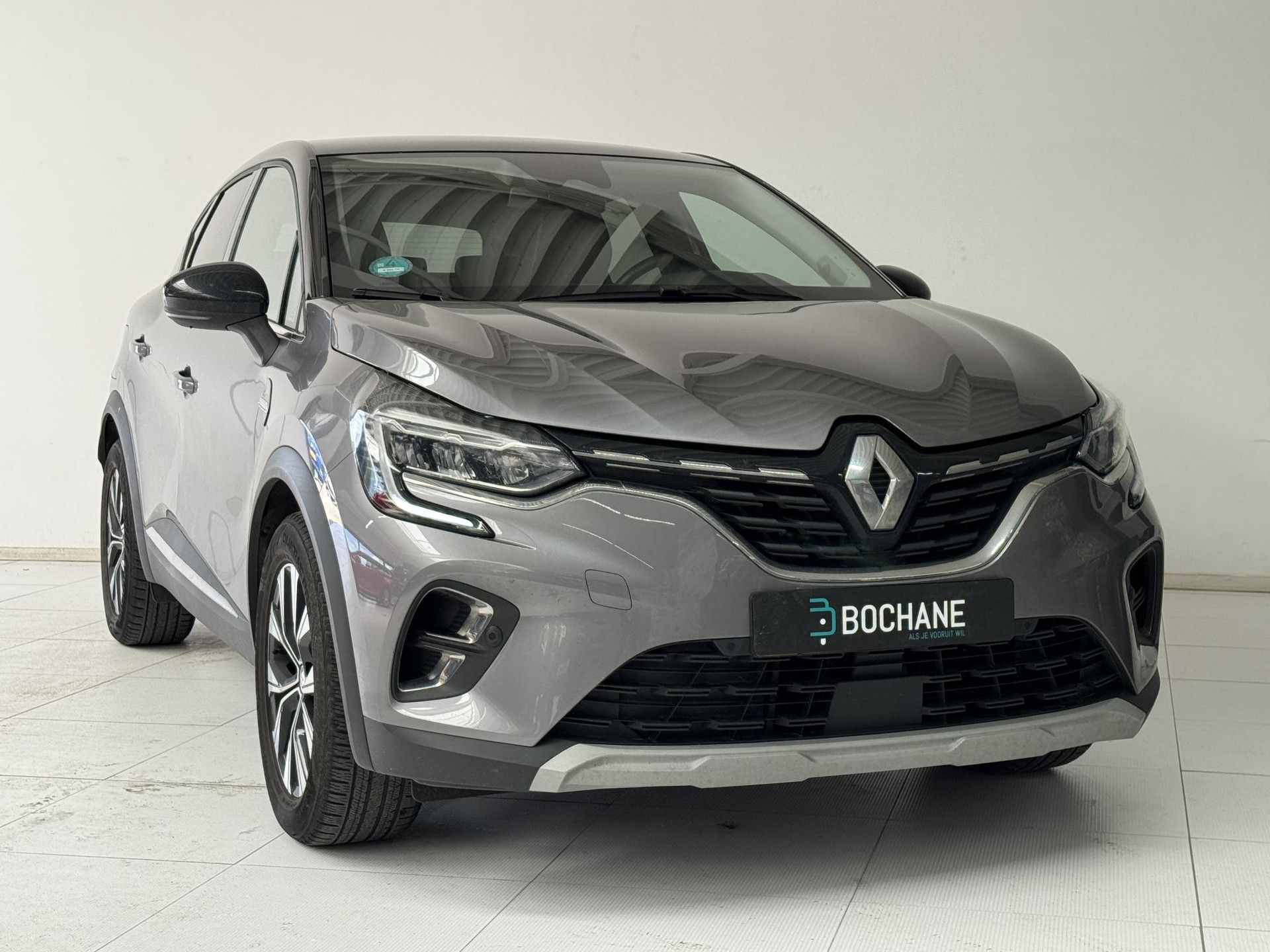 Renault Captur met kenteken X-699-TH – detailfoto