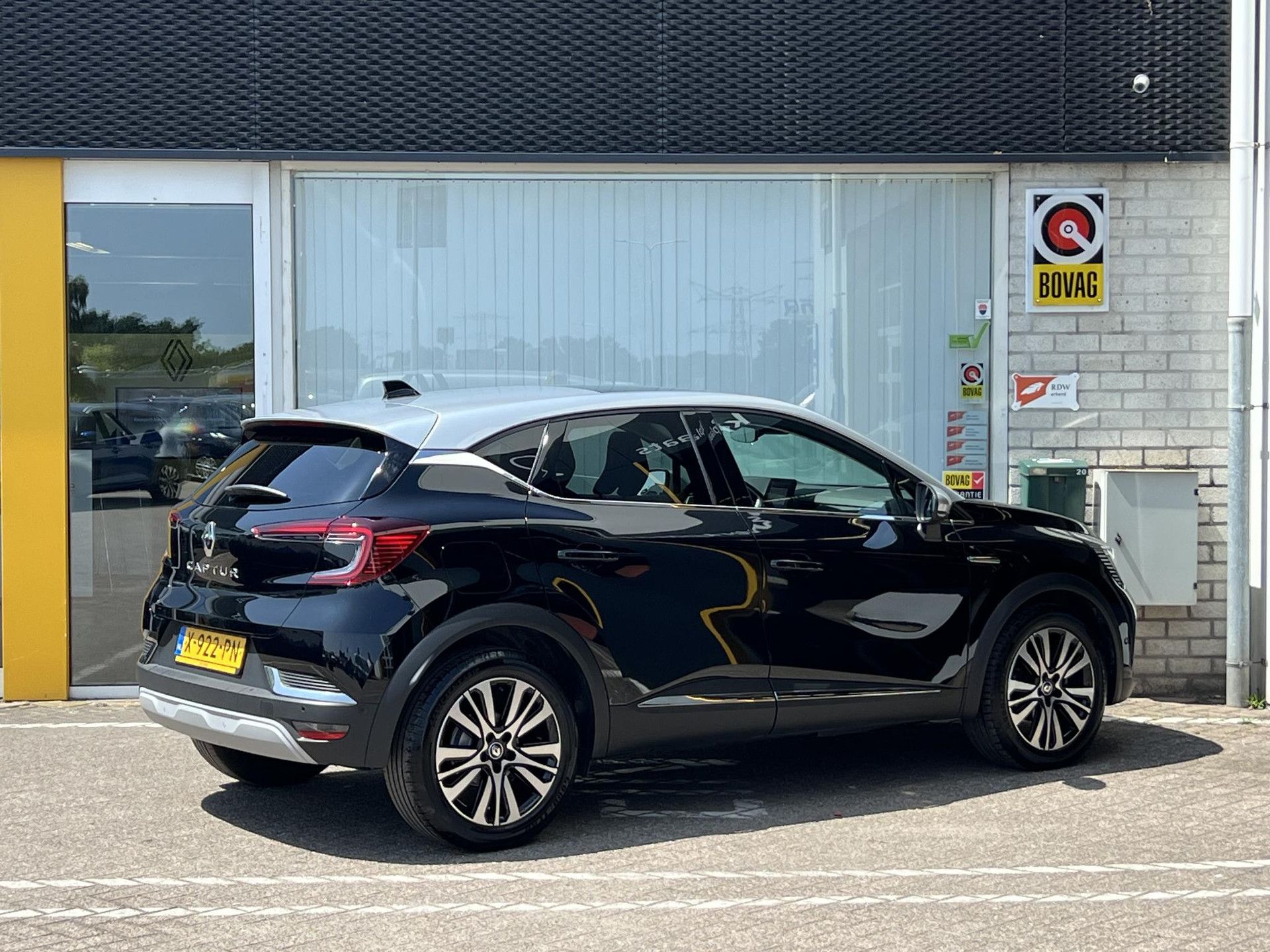 Renault Captur met kenteken X-922-PN – achteraanzicht