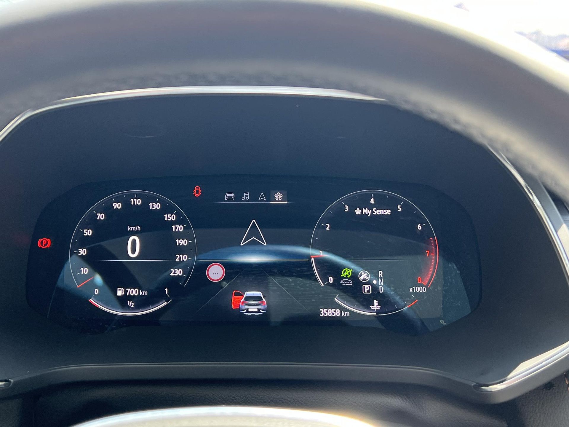 Renault Captur met kenteken X-922-PN – dashboard