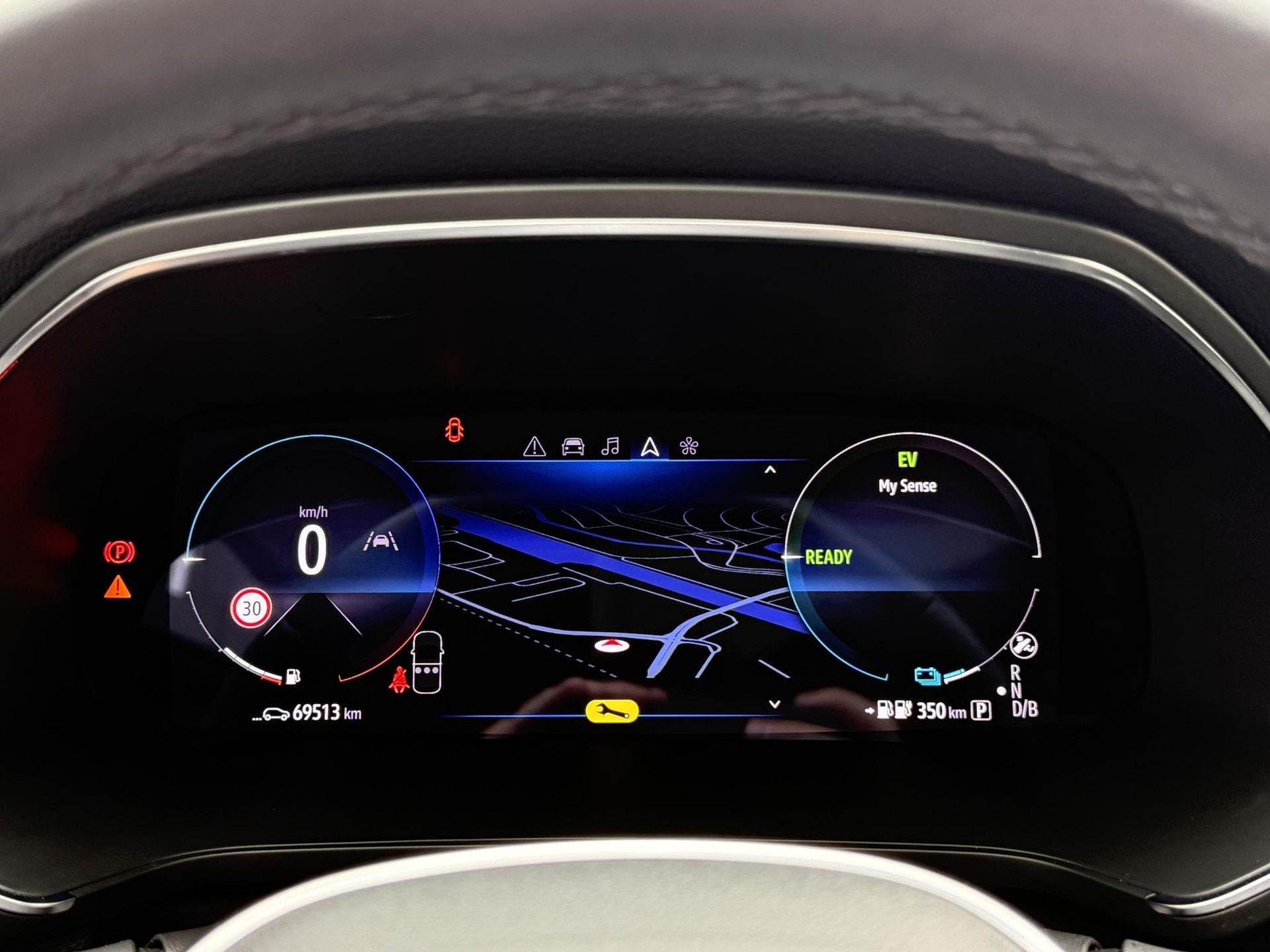Renault Captur met kenteken X-943-DS – dashboard