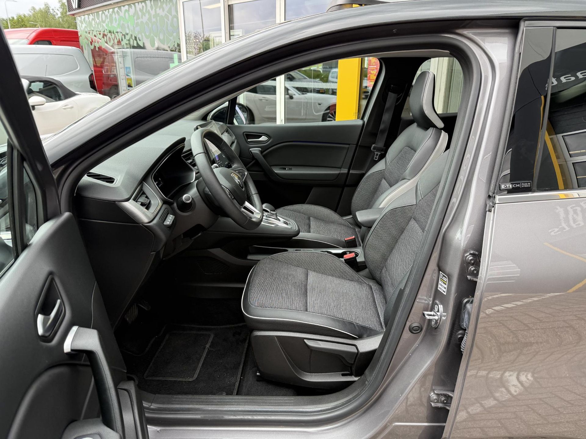 Renault Captur met kenteken X-943-DS – detailfoto