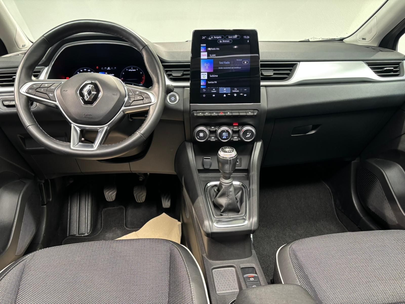 Renault Captur met kenteken X-987-XZ – interieur