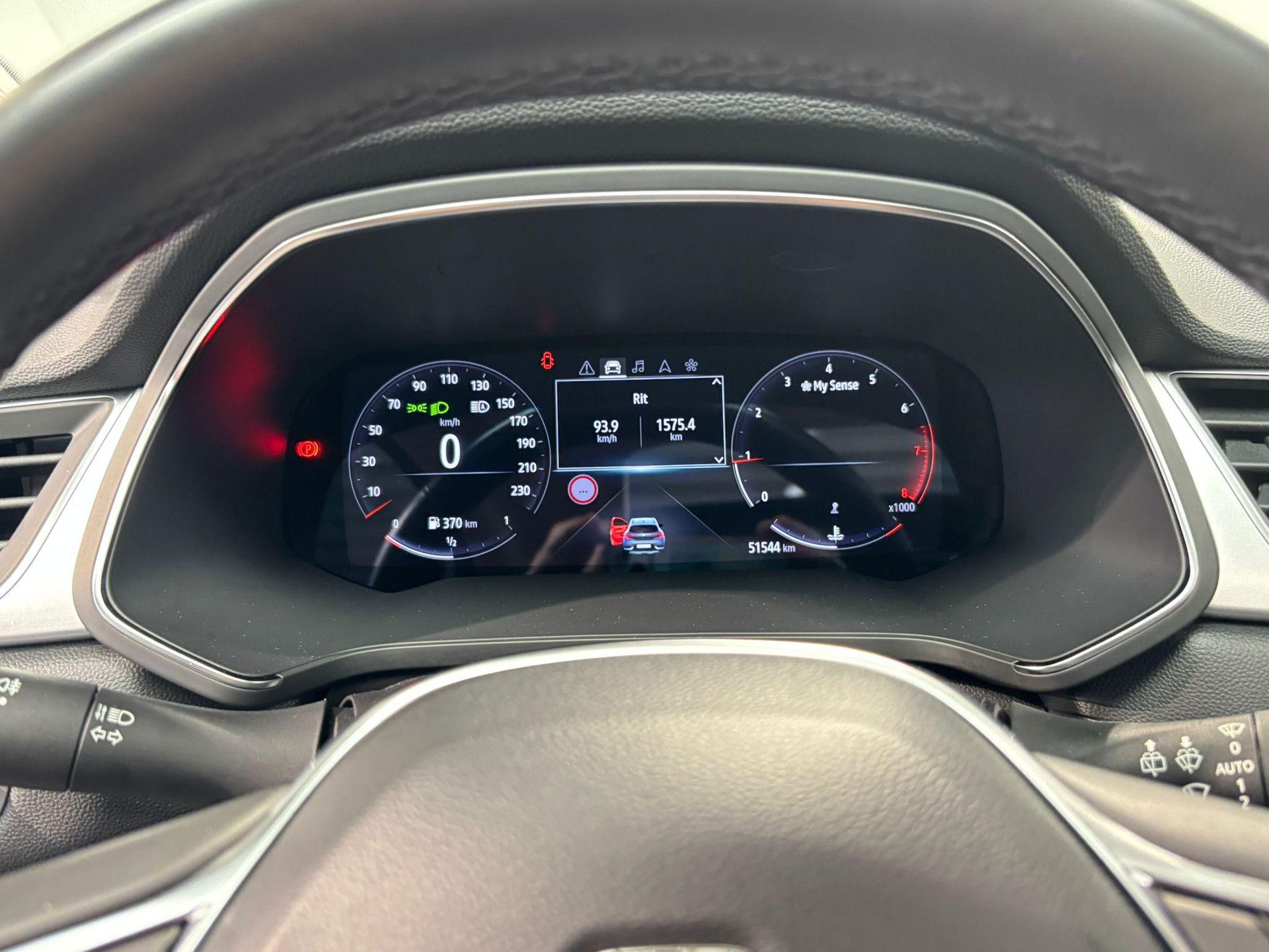 Renault Captur met kenteken X-987-XZ – dashboard