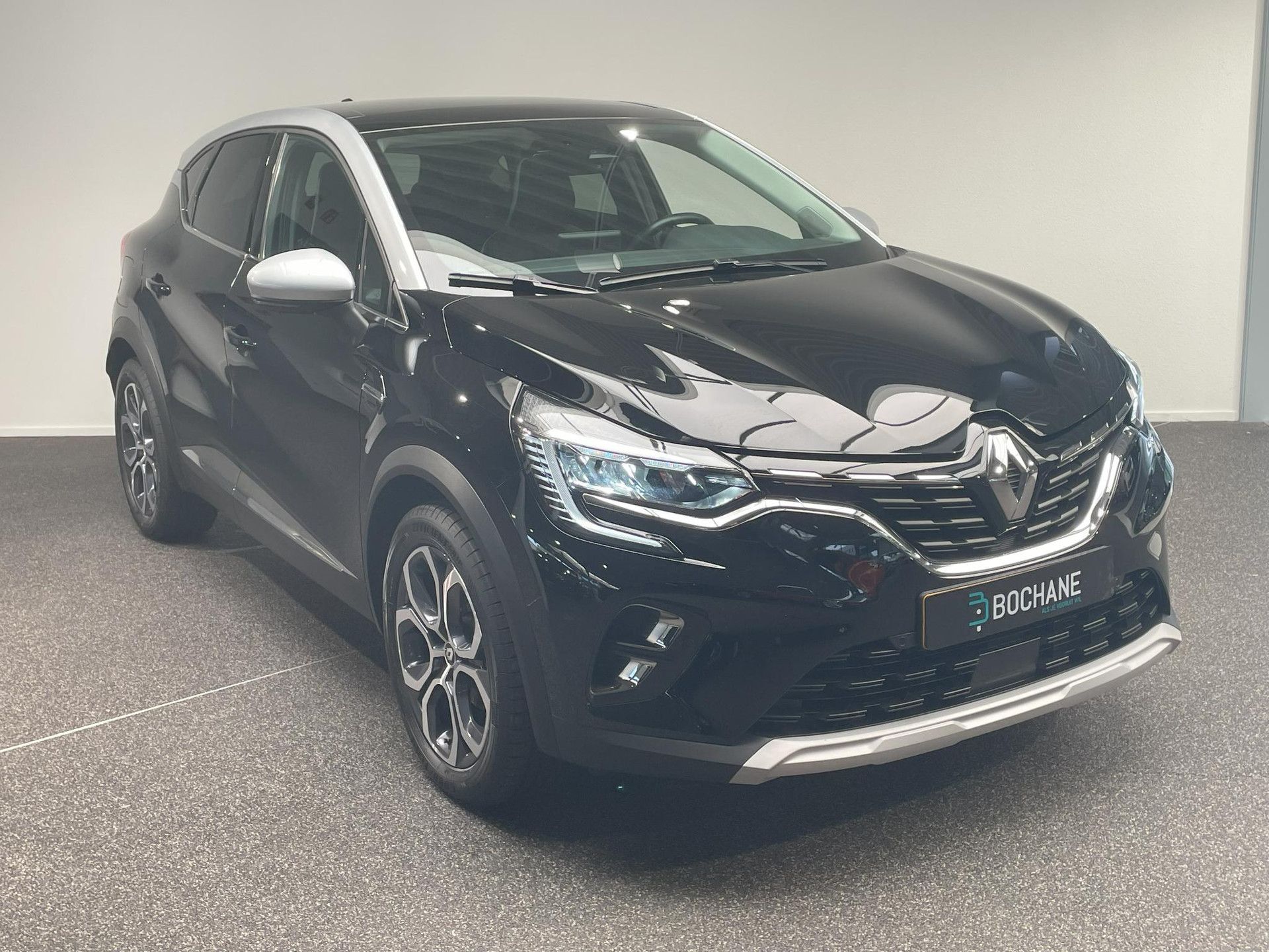 Renault Captur met kenteken X-987-XZ – detailfoto