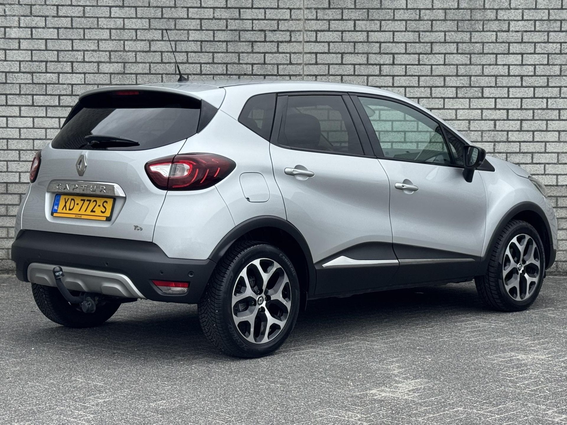 Renault Captur met kenteken XD-772-S – achteraanzicht