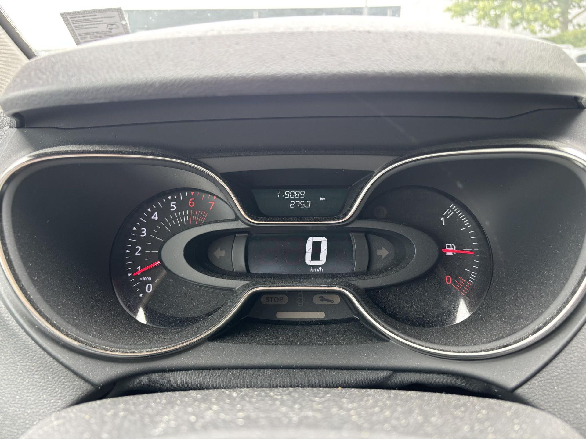Renault Captur met kenteken ZH-554-T – dashboard