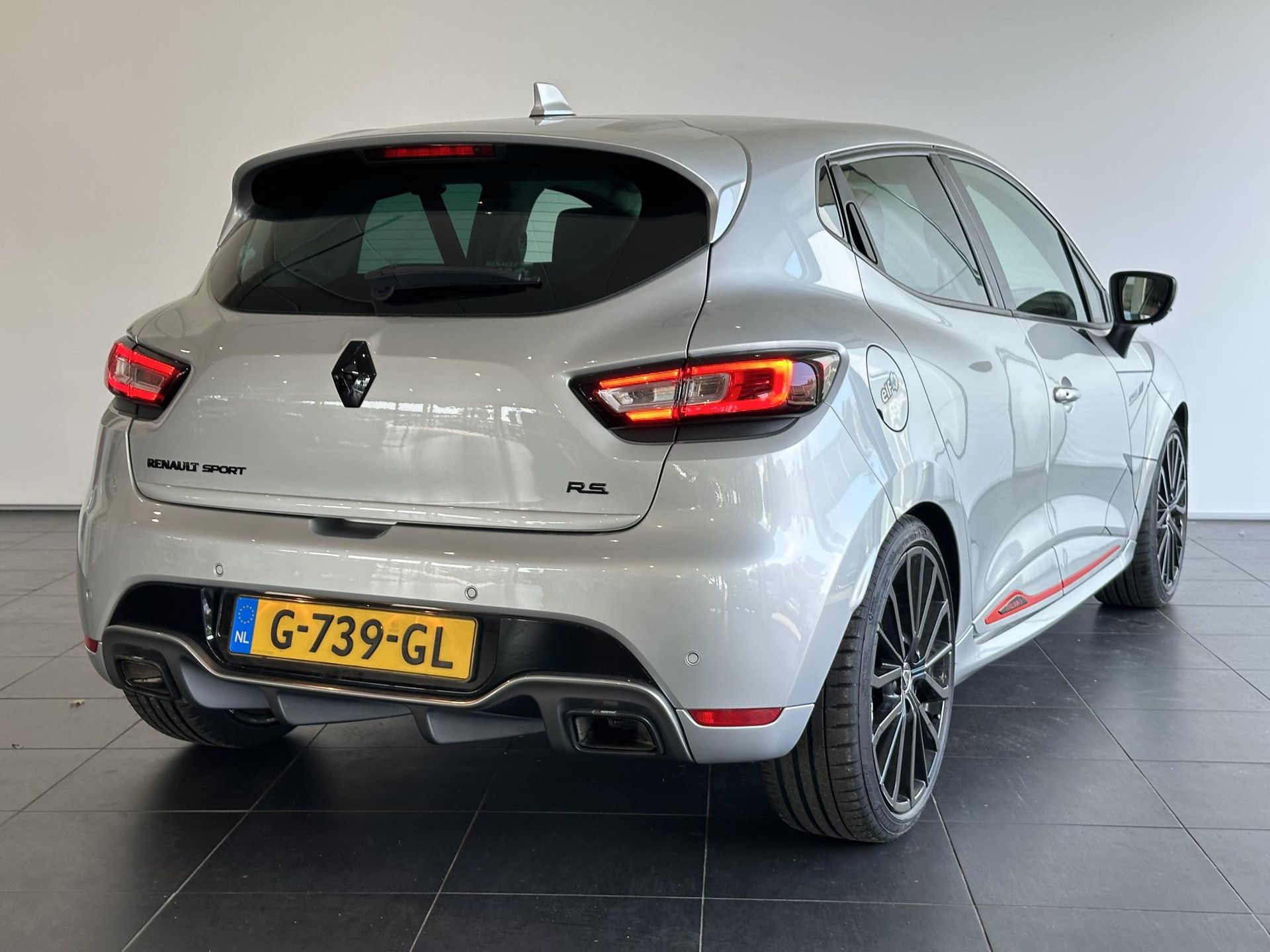 Renault Clio met kenteken G-739-GL – interieur