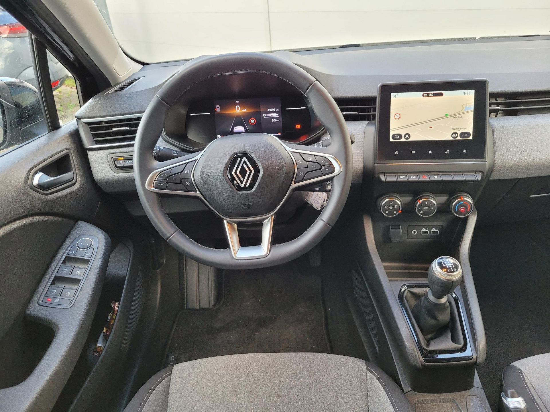 Renault Clio met kenteken GBZ-38-F – interieur