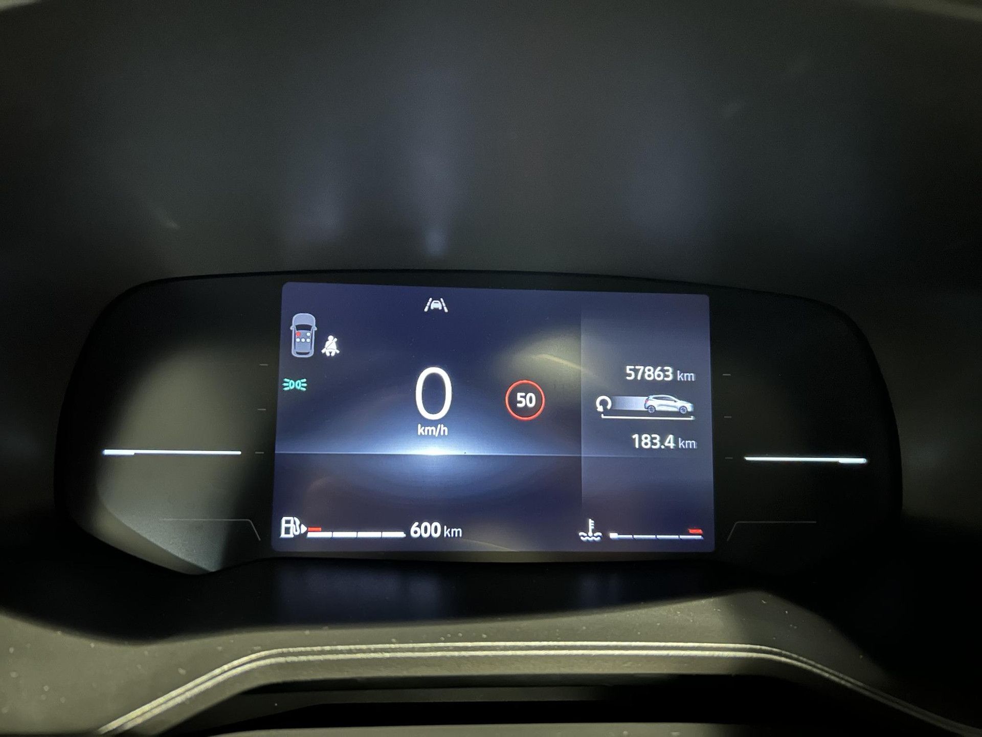 Renault Clio met kenteken GBZ-41-F – dashboard