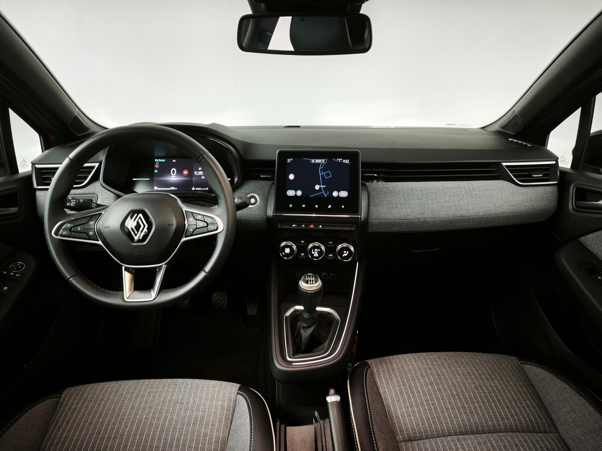 Renault Clio met kenteken GDZ-32-B – interieur