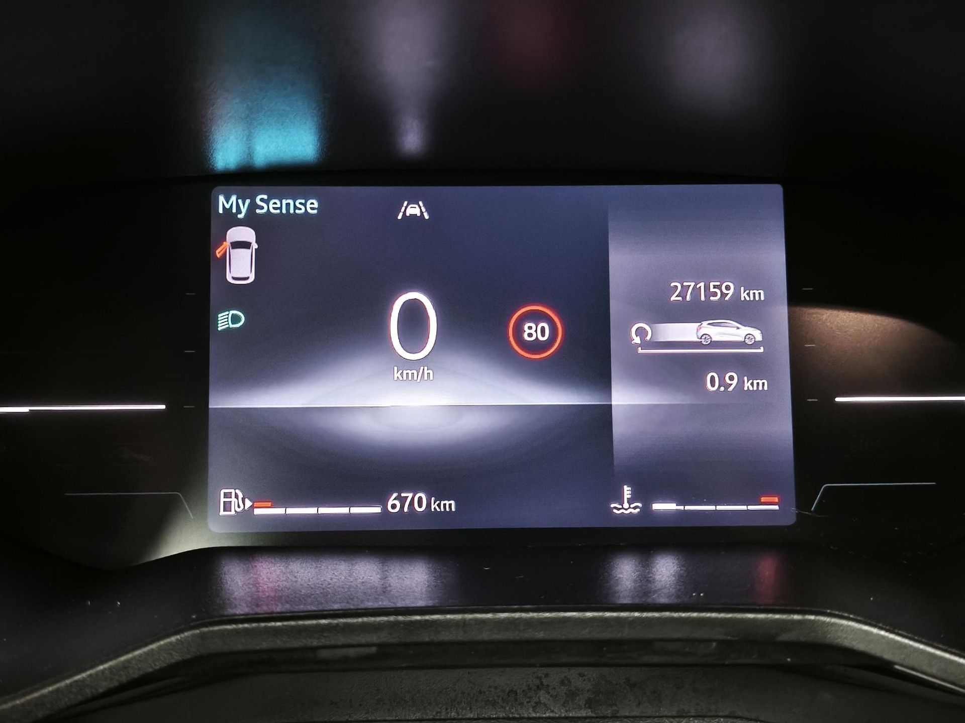 Renault Clio met kenteken GDZ-32-B – dashboard