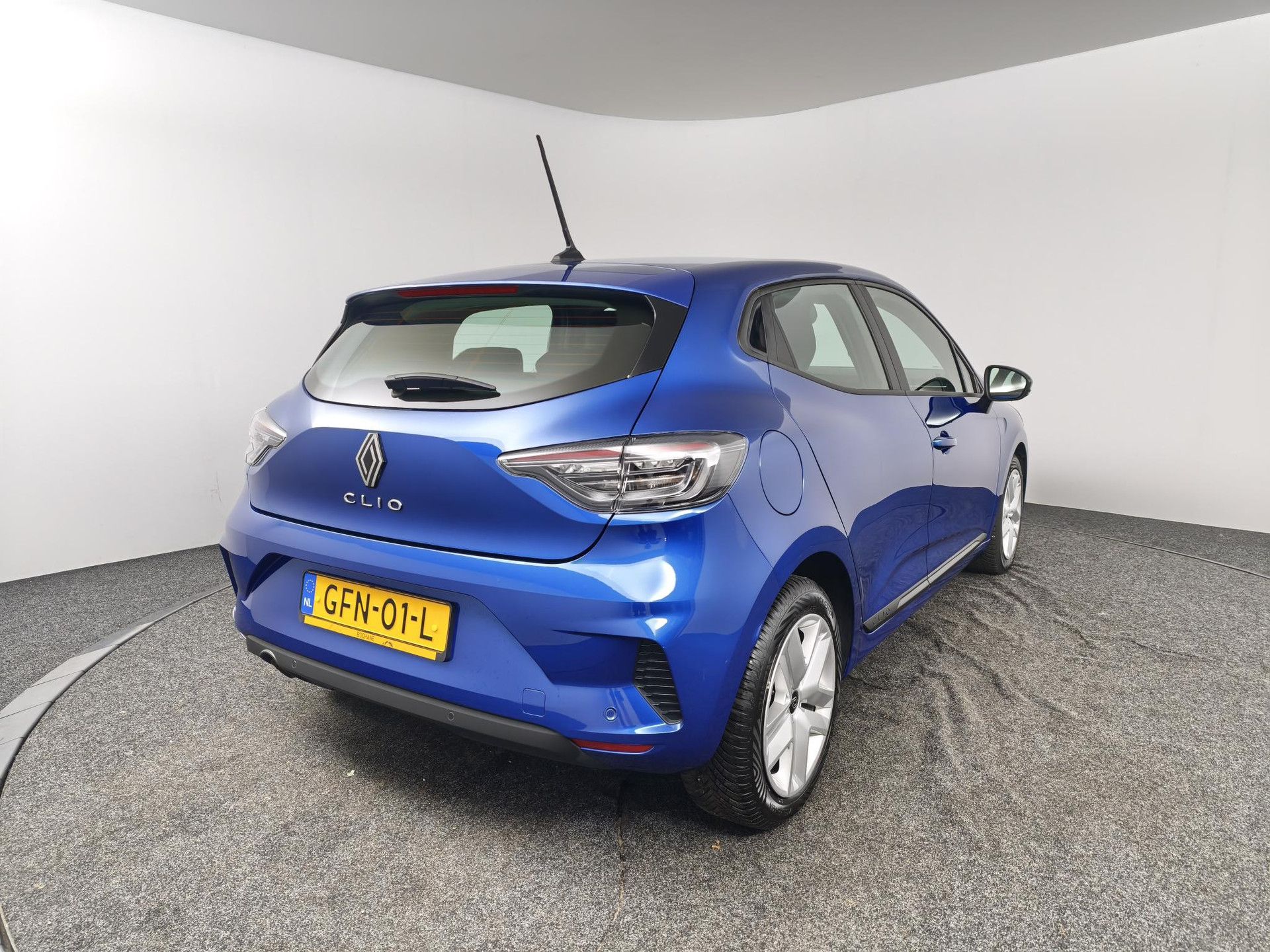 Renault Clio met kenteken GFN-01-L – achteraanzicht