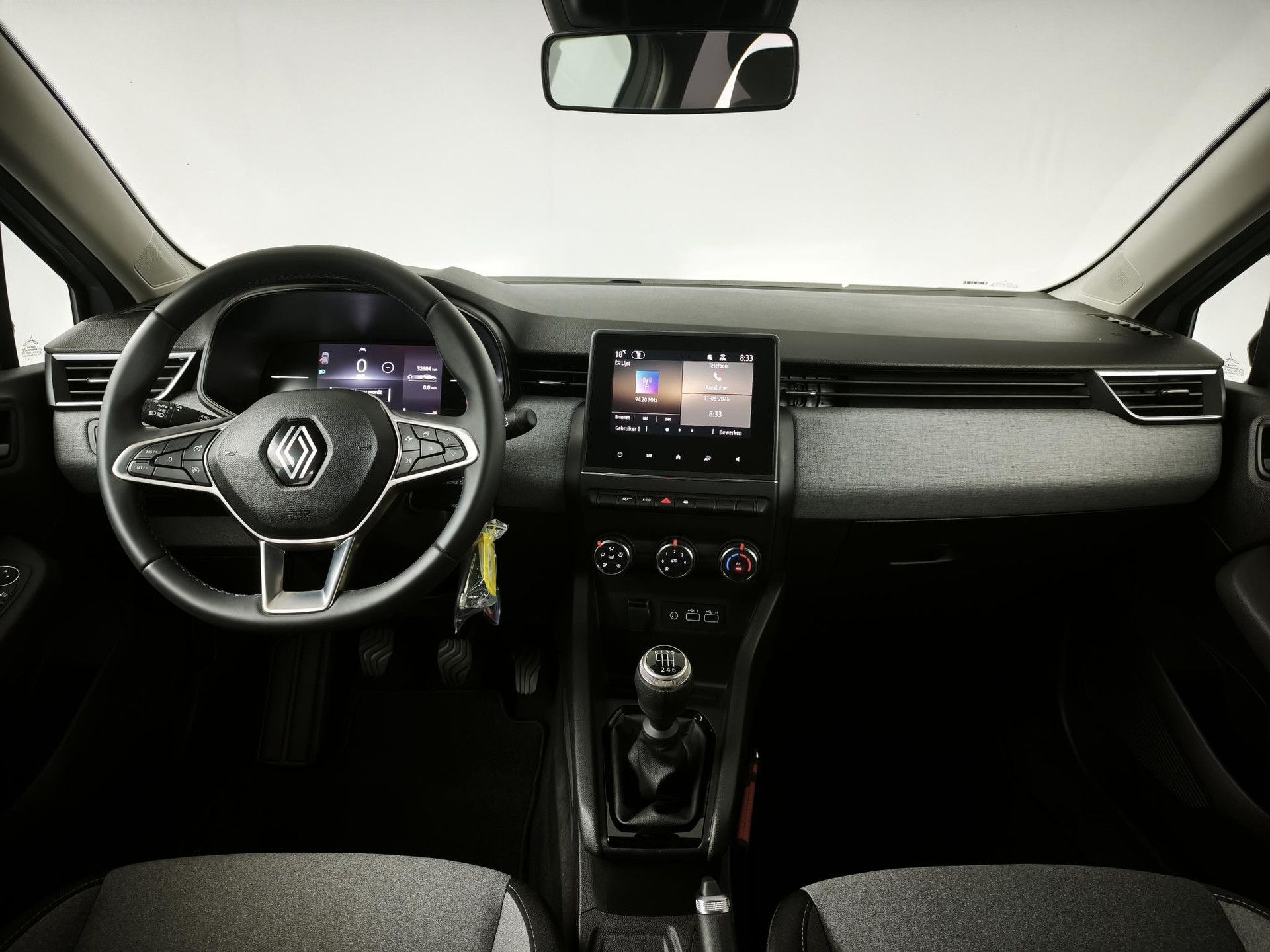 Renault Clio met kenteken GFN-13-L – interieur