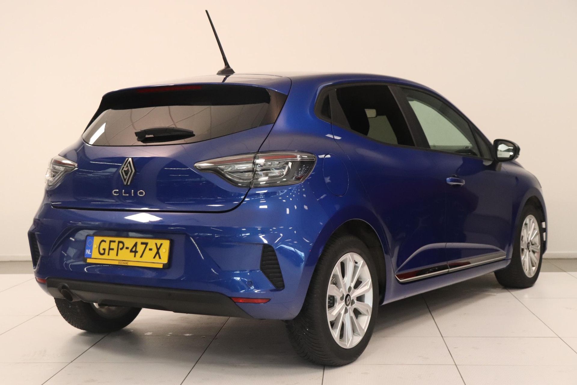 Renault Clio met kenteken GFP-47-X – achteraanzicht