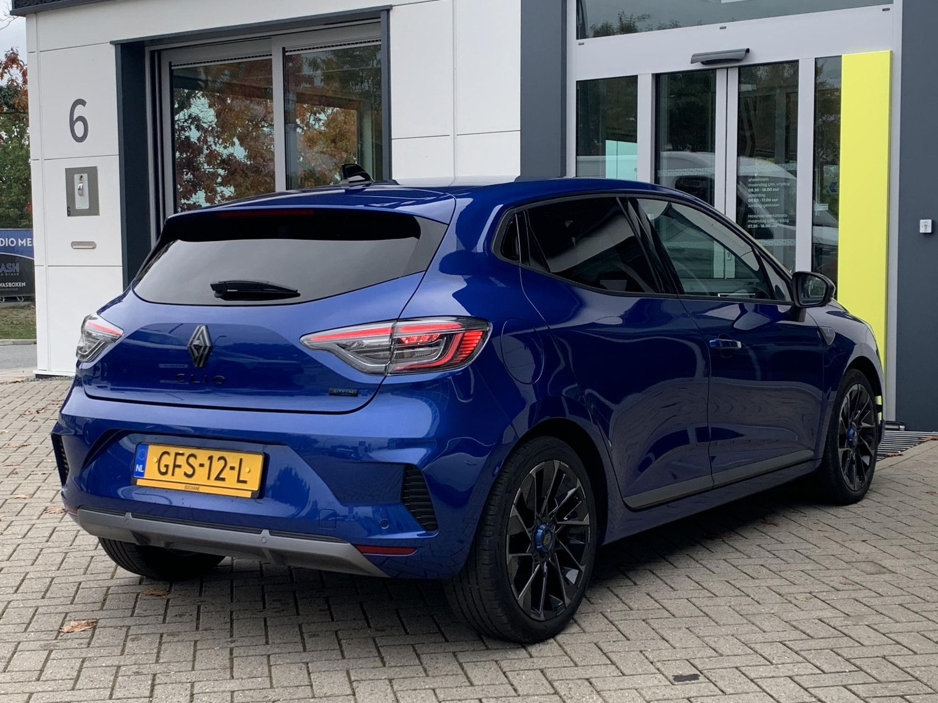 Renault Clio met kenteken GFS-12-L – achteraanzicht