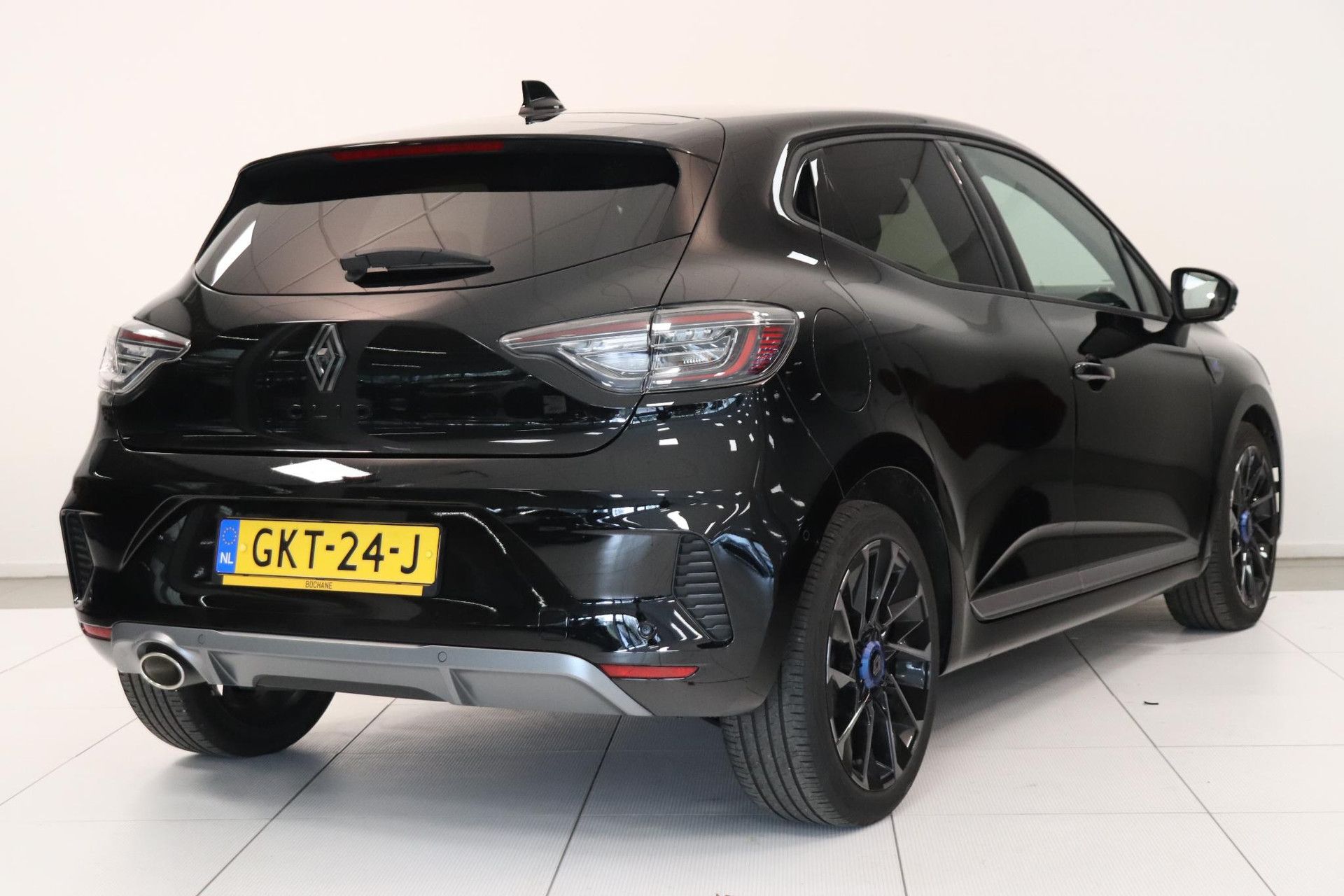 Renault Clio met kenteken GKT-24-J – achteraanzicht