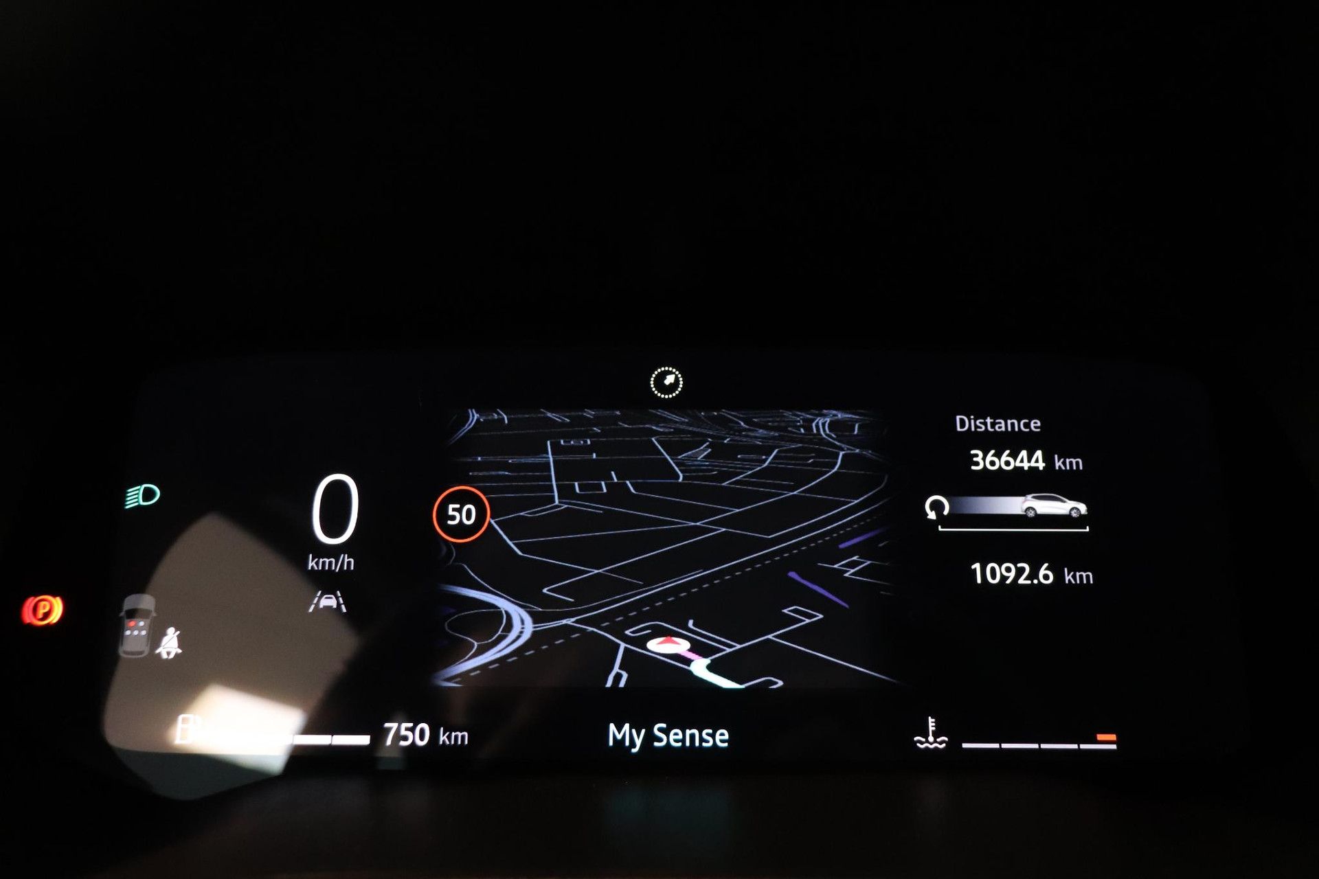 Renault Clio met kenteken GKT-24-J – dashboard