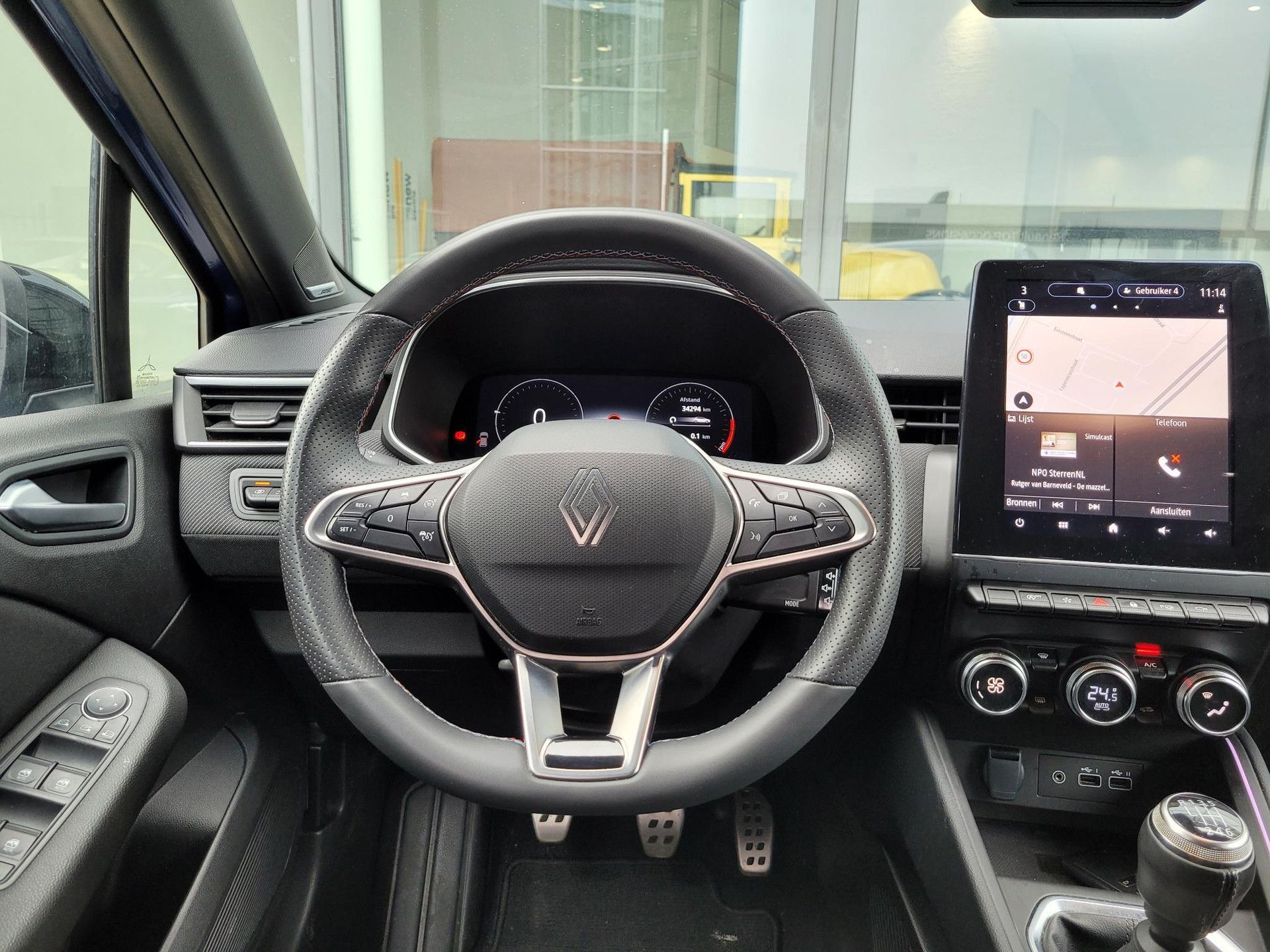 Renault Clio met kenteken GLJ-77-R – interieur