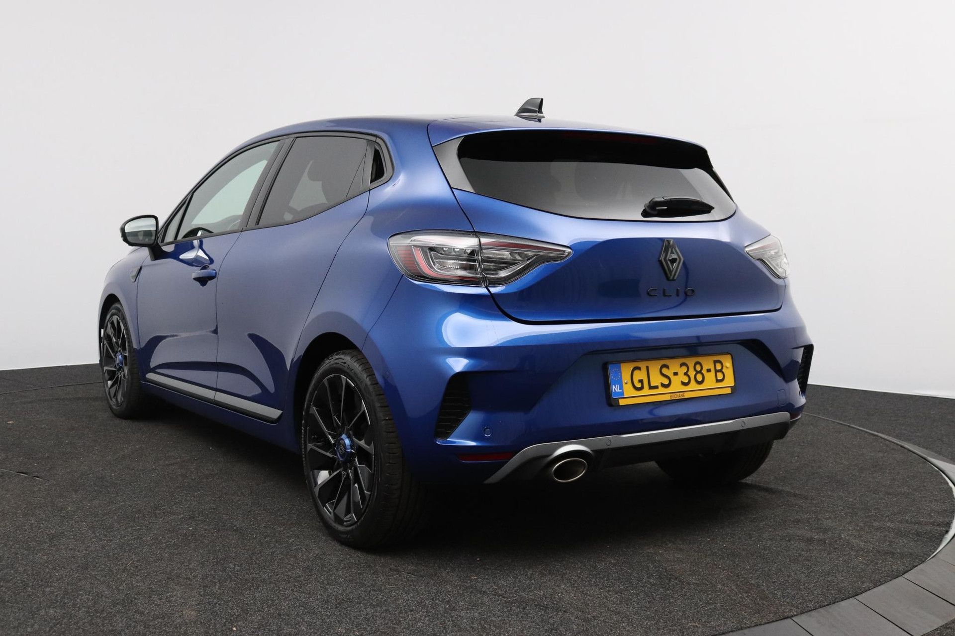 Renault Clio met kenteken GLS-38-B – detailfoto