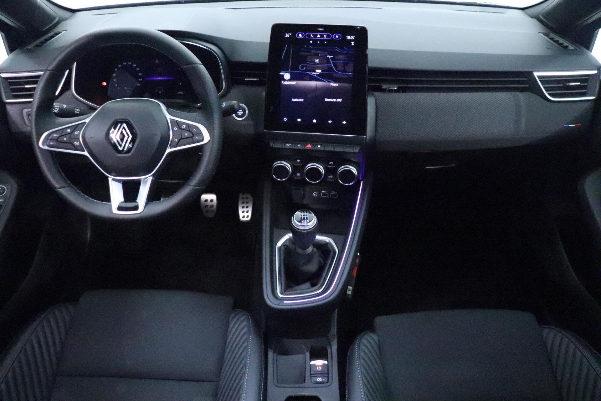 Renault Clio met kenteken GRF-06-X – achteraanzicht