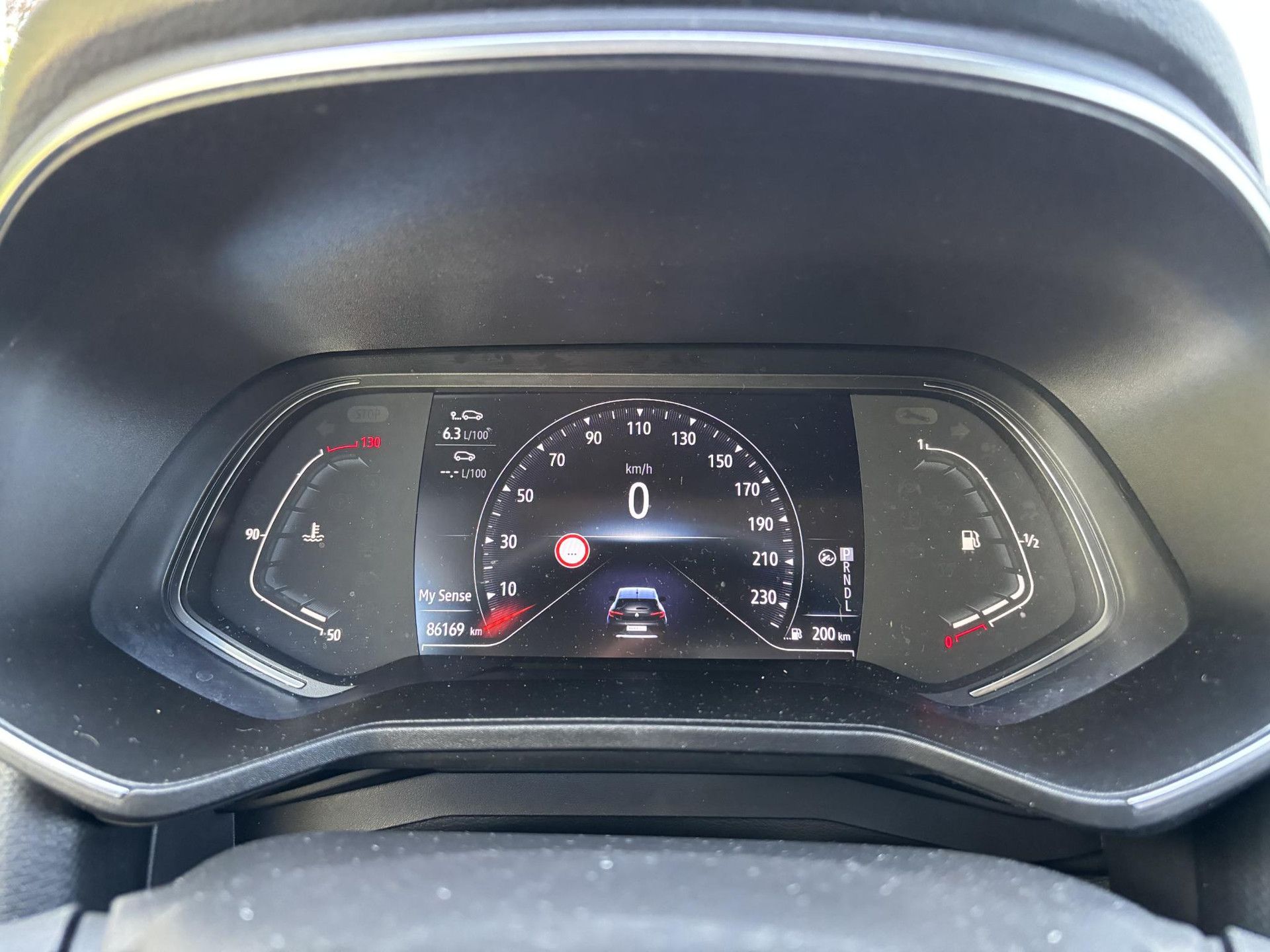 Renault Clio met kenteken J-242-NK – dashboard