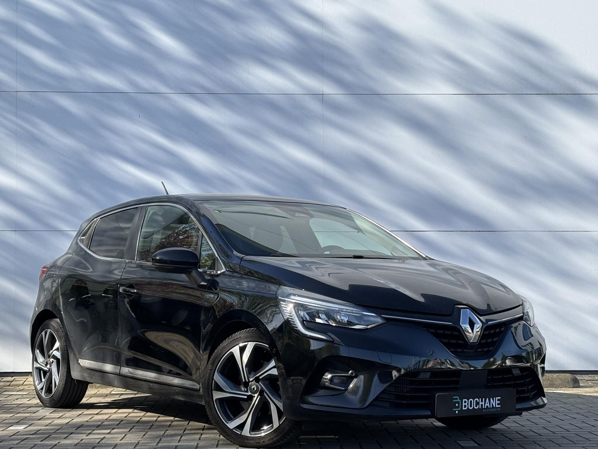 Renault Clio met kenteken J-242-NK – detailfoto