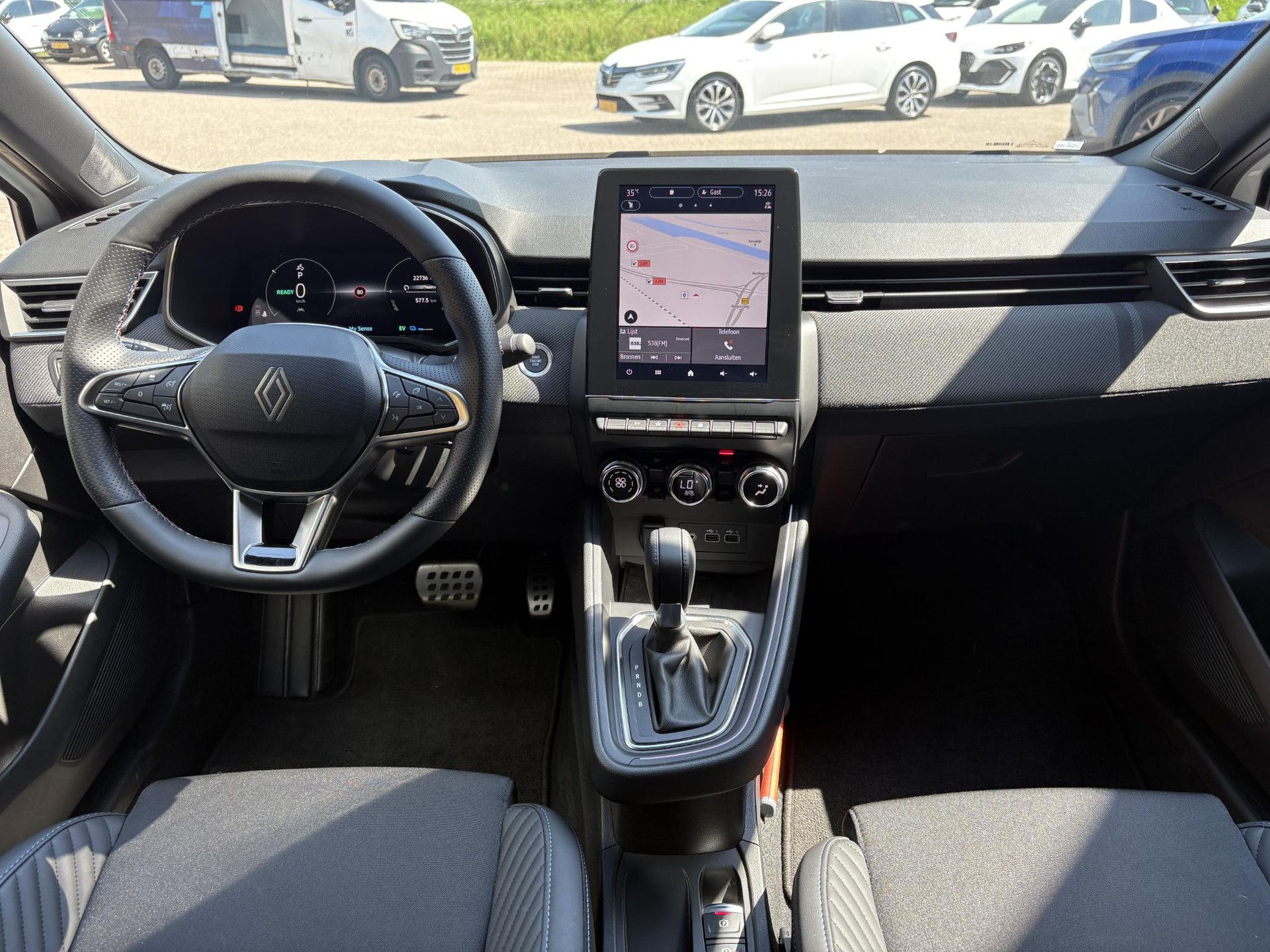 Renault Clio met kenteken JBH-43-P – interieur