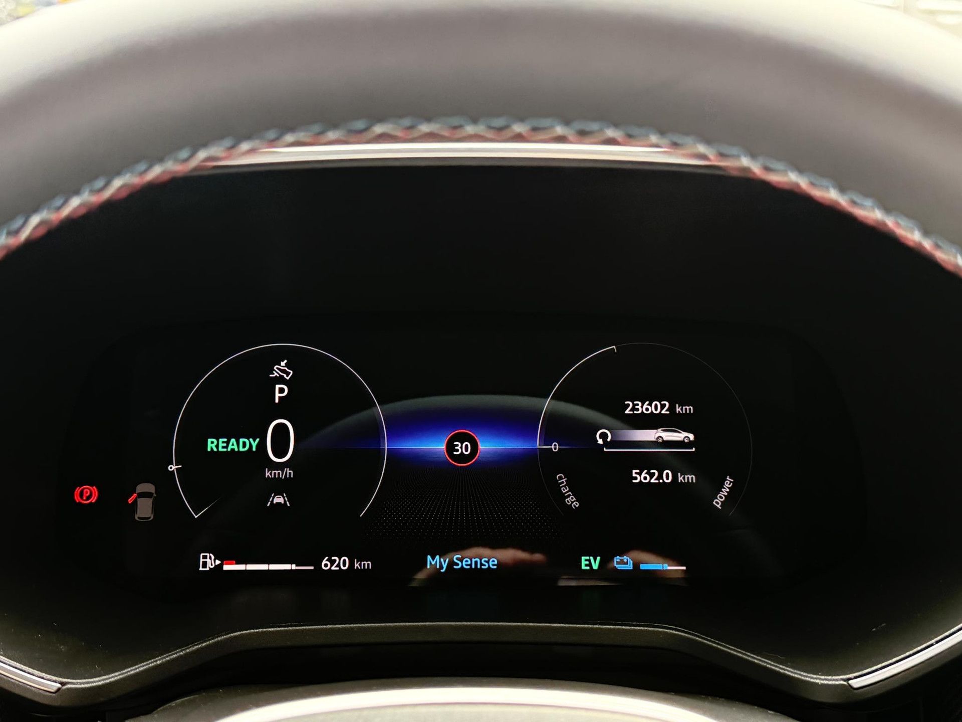 Renault Clio met kenteken JBH-45-P – dashboard