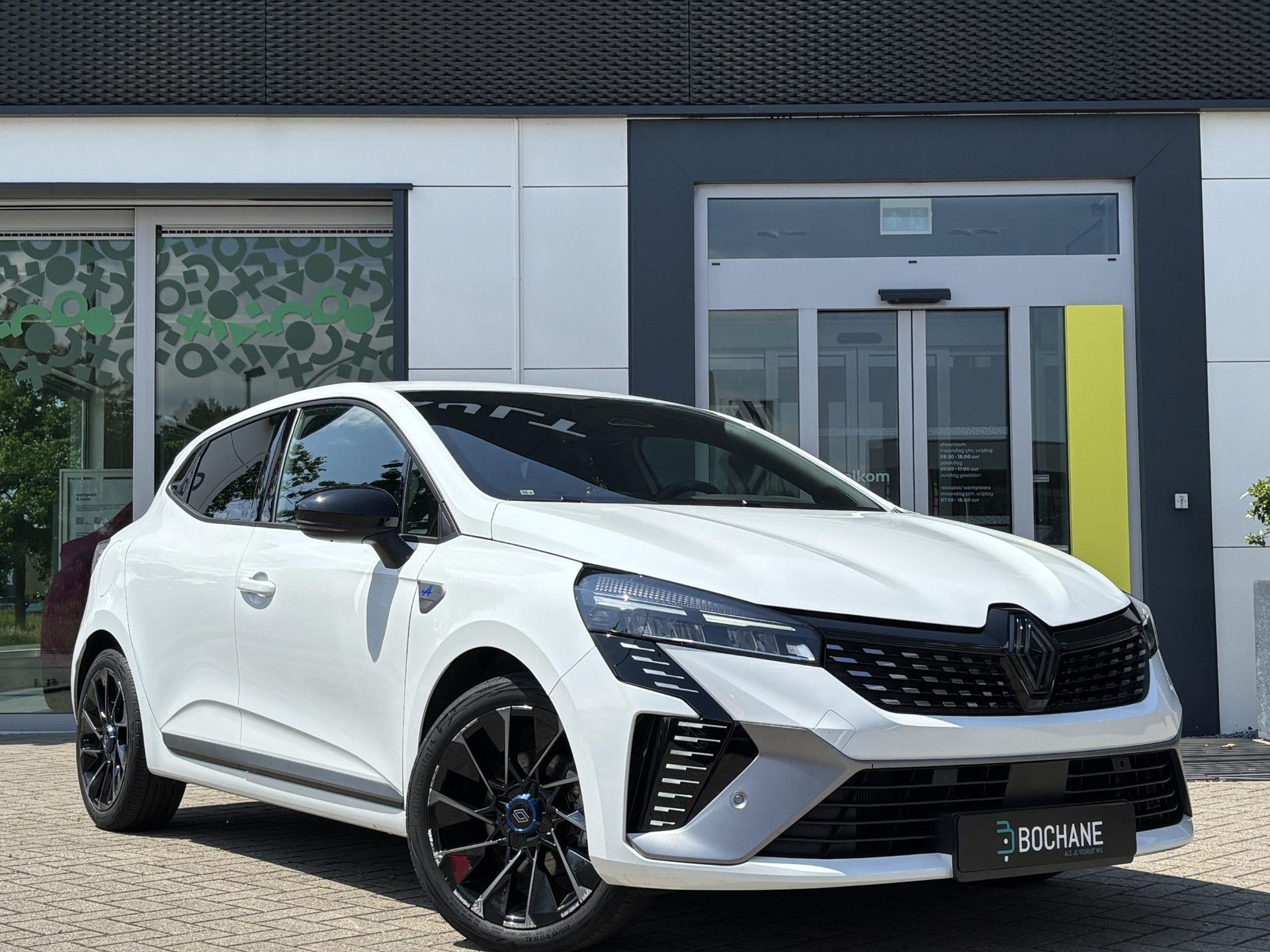 Renault Clio met kenteken JBH-49-P – detailfoto