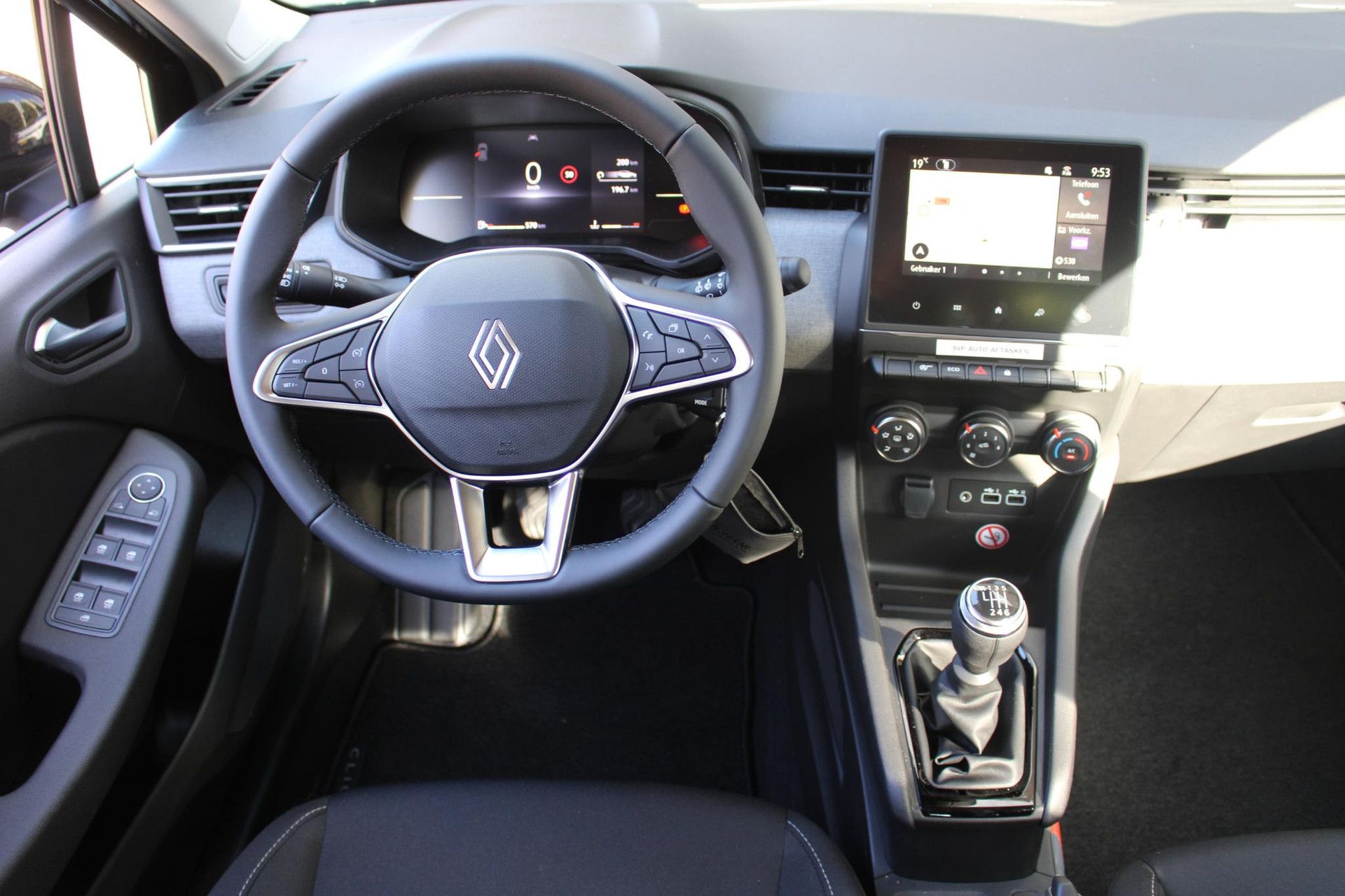 Renault Clio met kenteken JBK-55-T – interieur