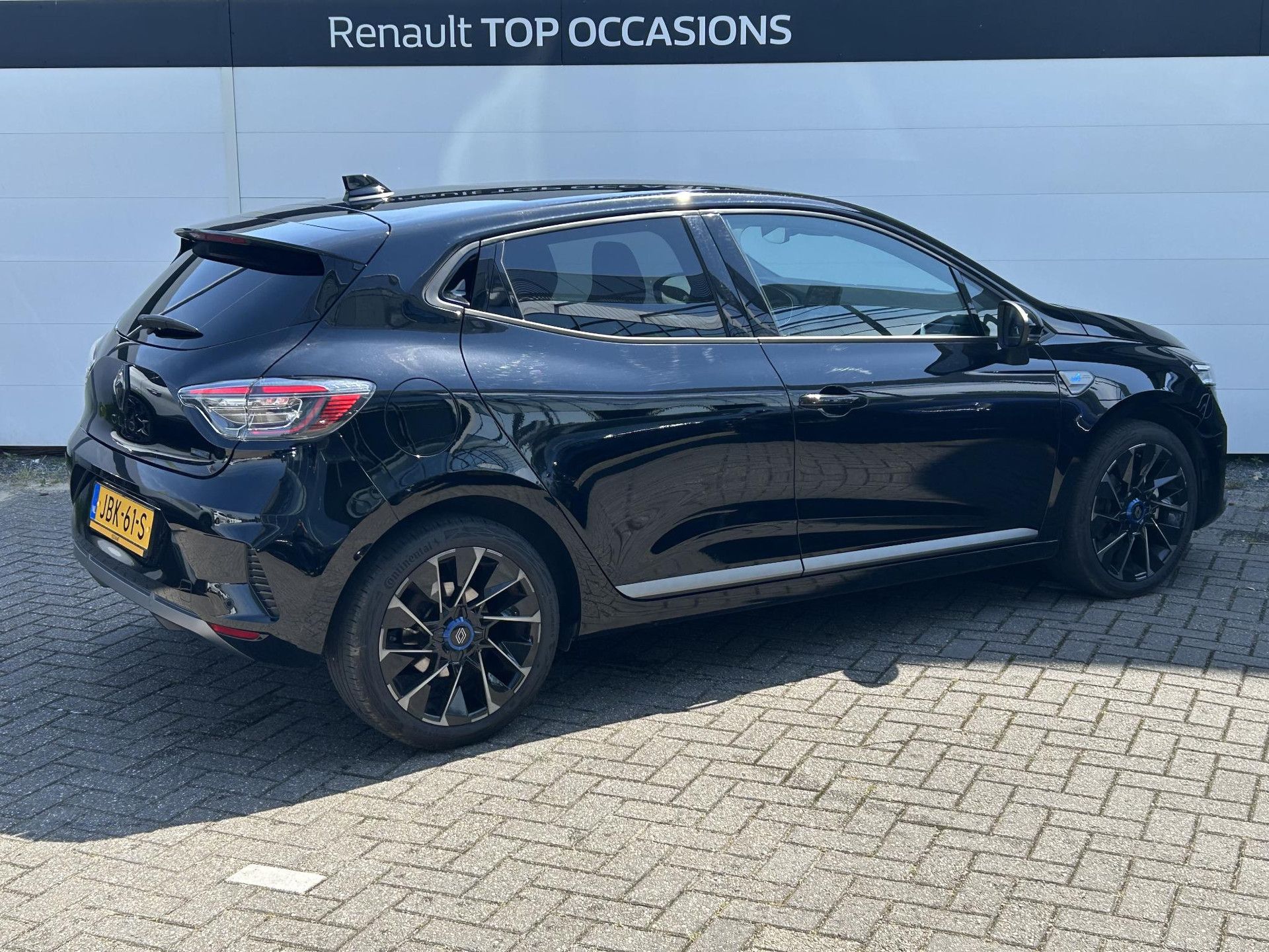 Renault Clio met kenteken JBK-61-S – achteraanzicht