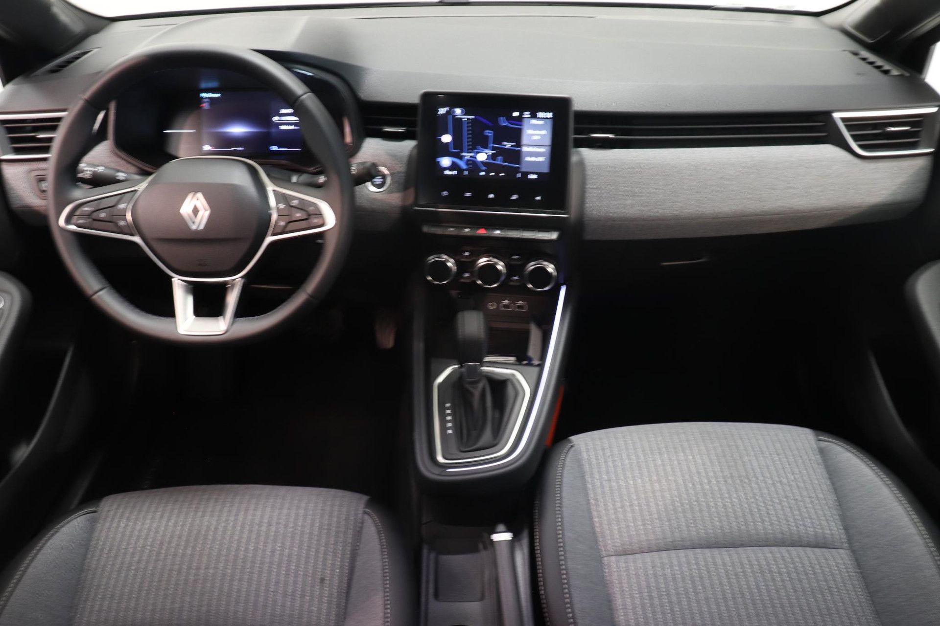 Renault Clio met kenteken JDG-06-B – interieur