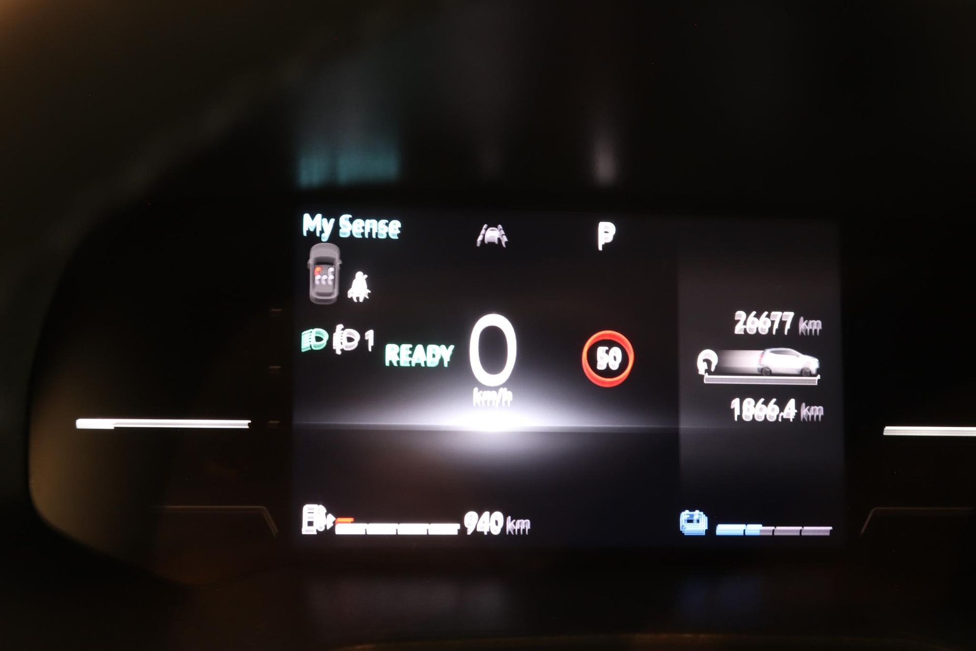 Renault Clio met kenteken JDG-06-B – dashboard