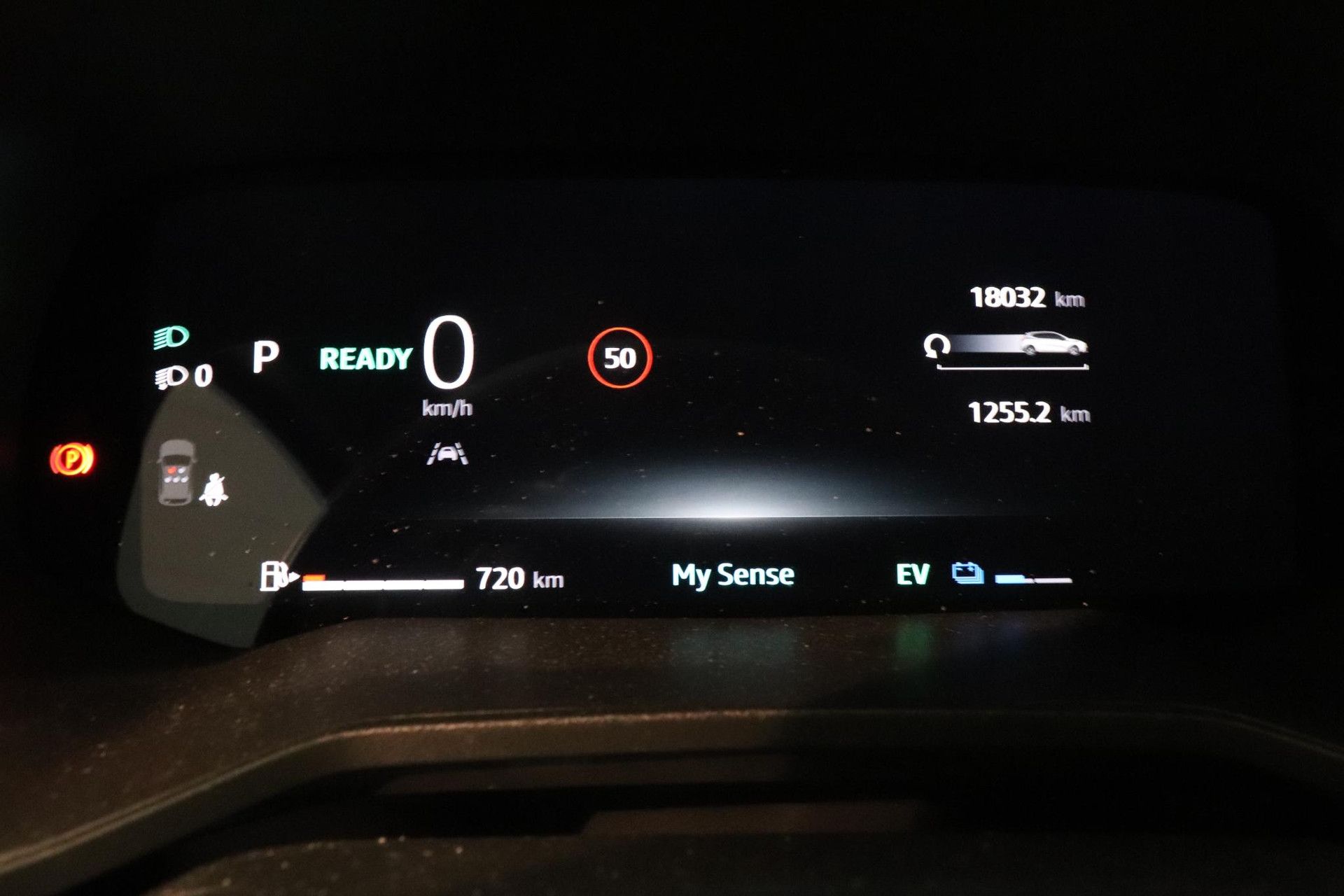Renault Clio met kenteken JDG-43-B – dashboard