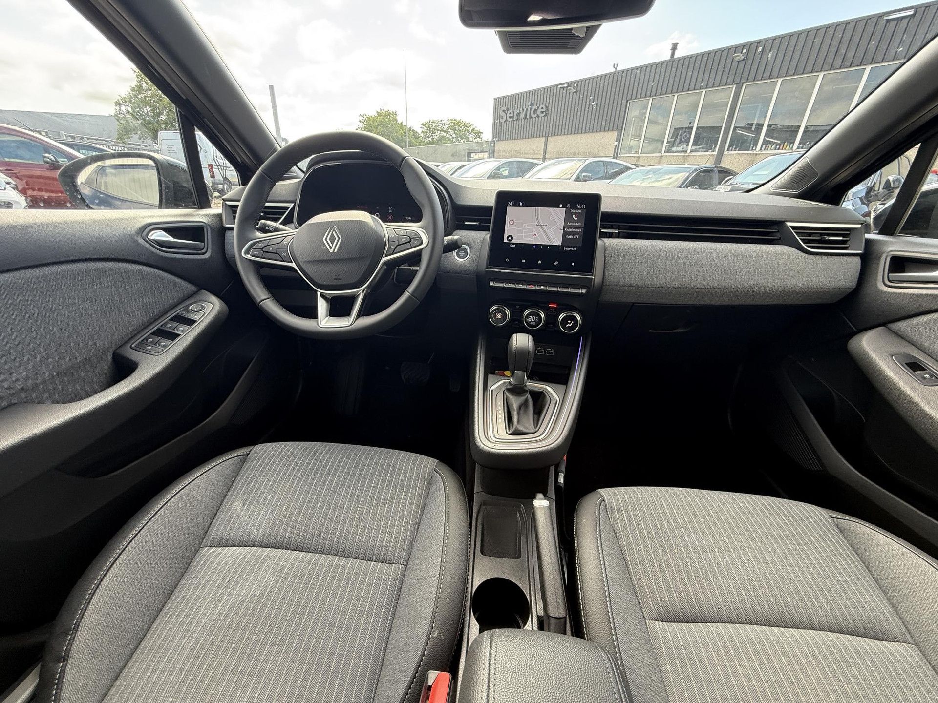 Renault Clio met kenteken JFJ-86-P – achteraanzicht