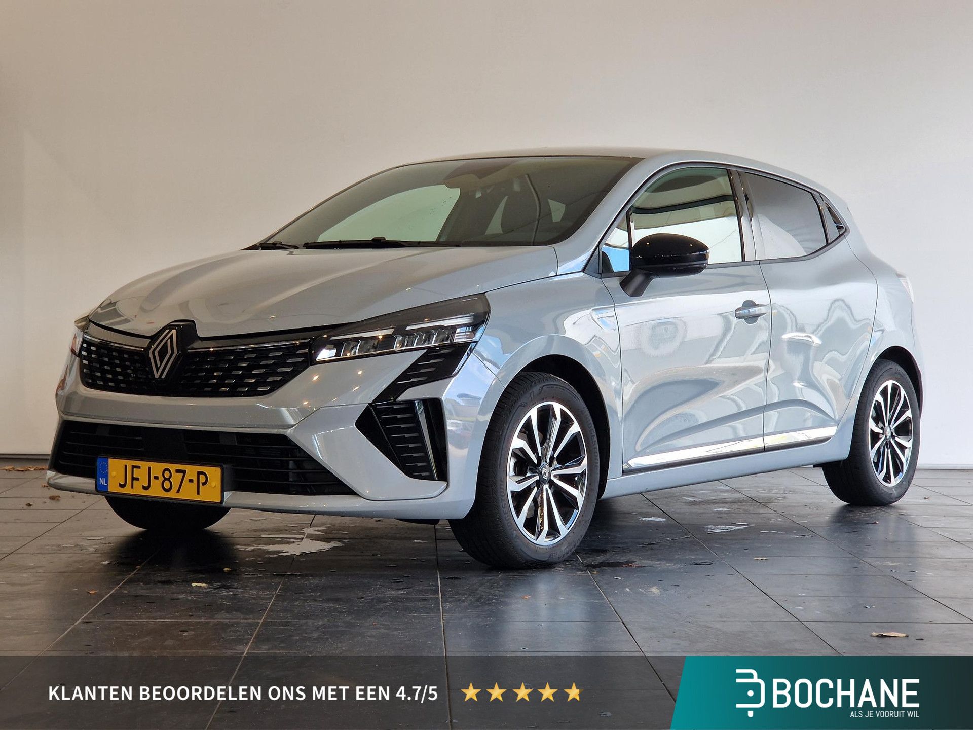 Renault Clio met kenteken JFJ-87-P – vooraanzicht
