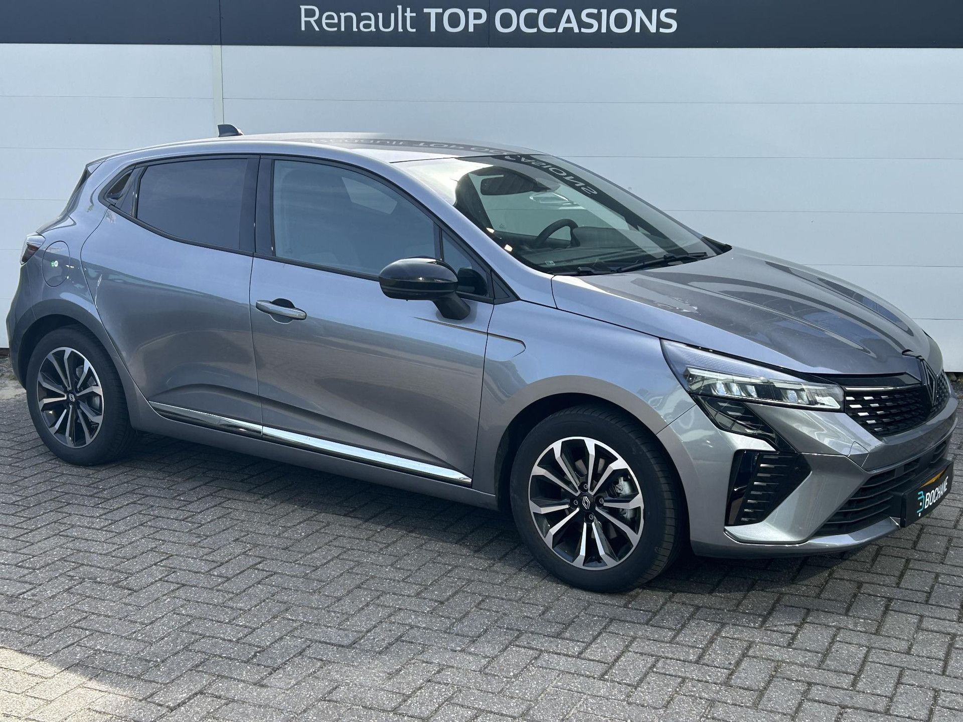 Renault Clio met kenteken JFJ-90-P – detailfoto