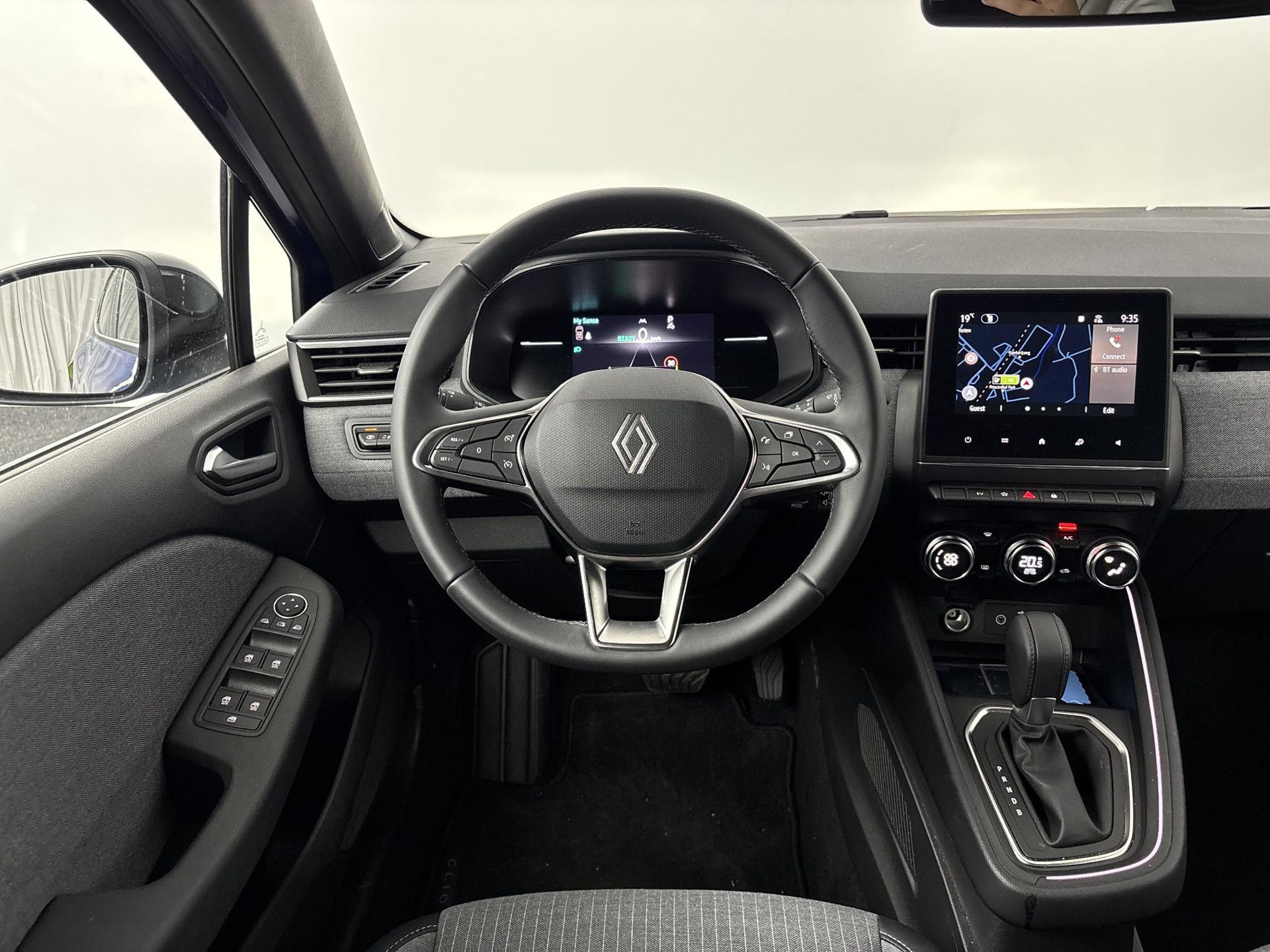 Renault Clio met kenteken JGG-75-J – interieur