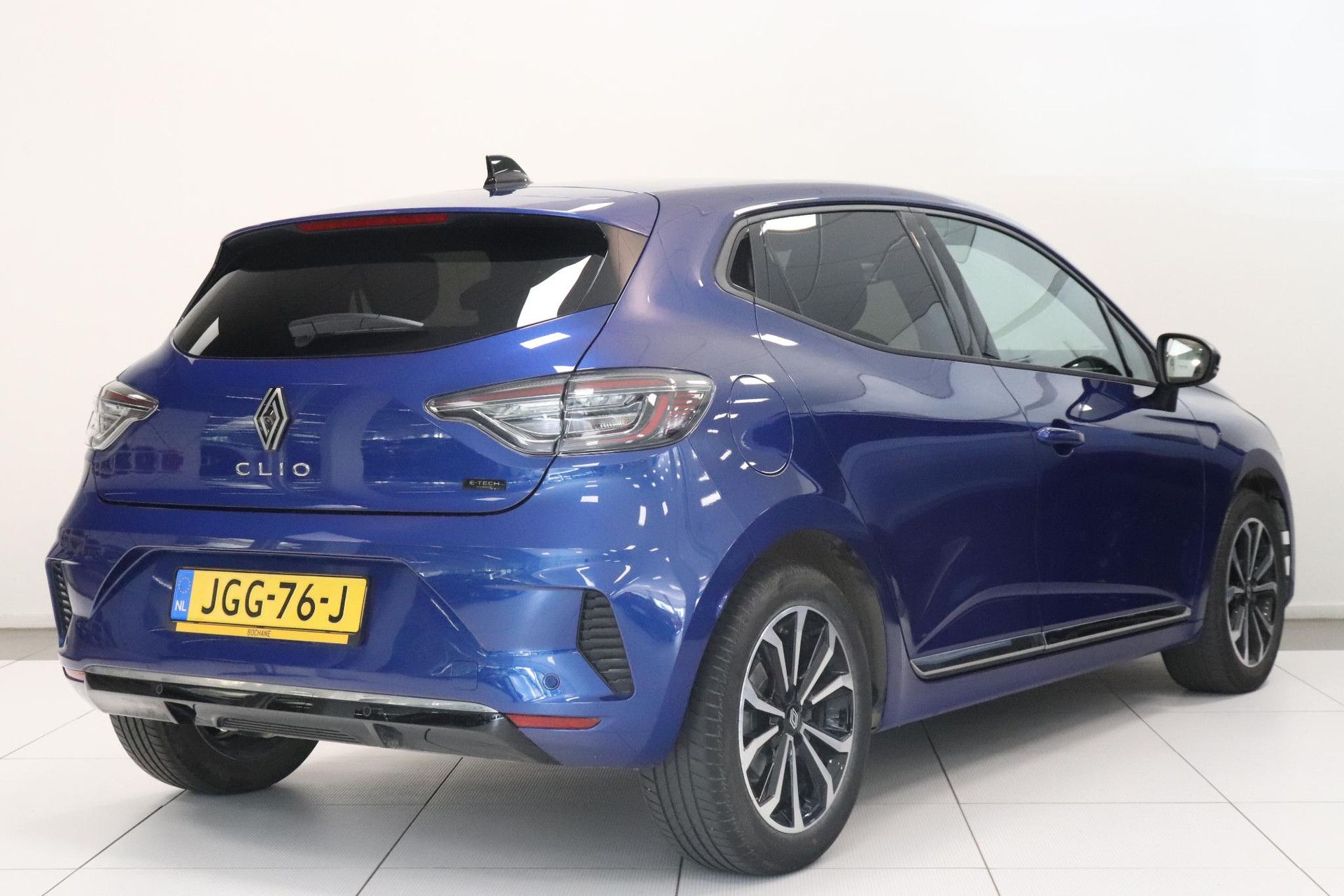 Renault Clio met kenteken JGG-76-J – achteraanzicht