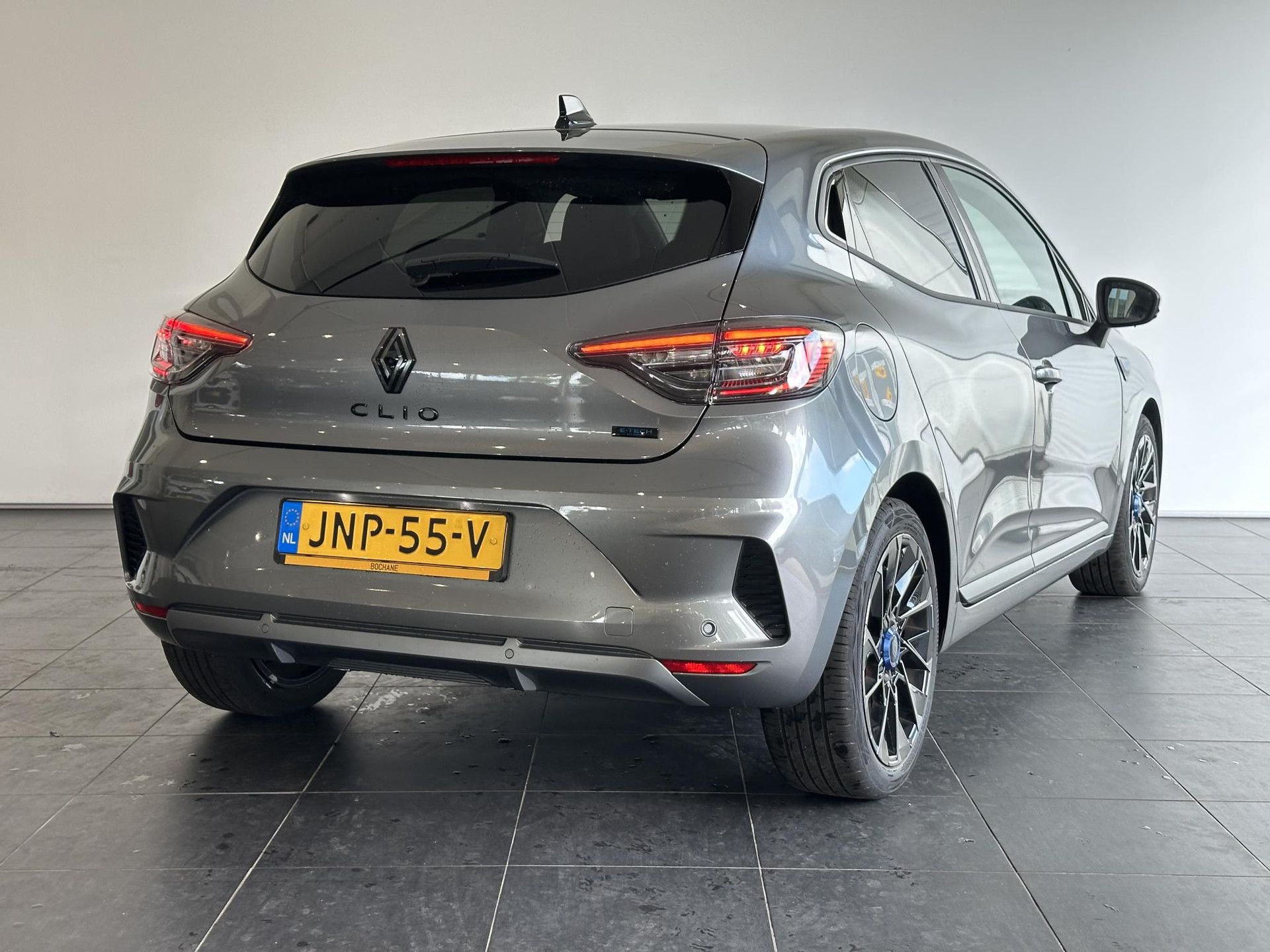 Renault Clio met kenteken JNP-55-V – achteraanzicht