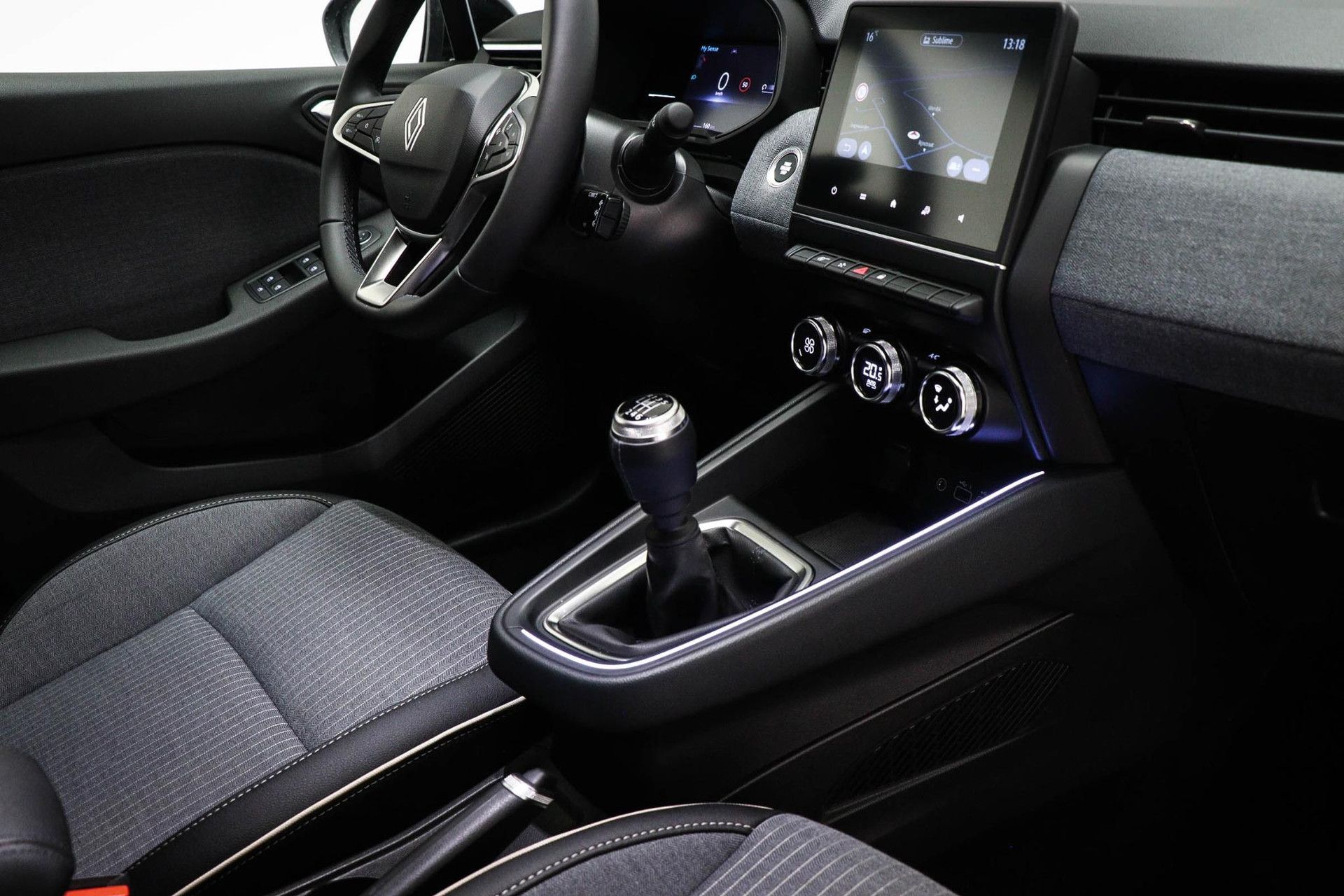 Renault Clio met kenteken JRJ-25-D – interieur