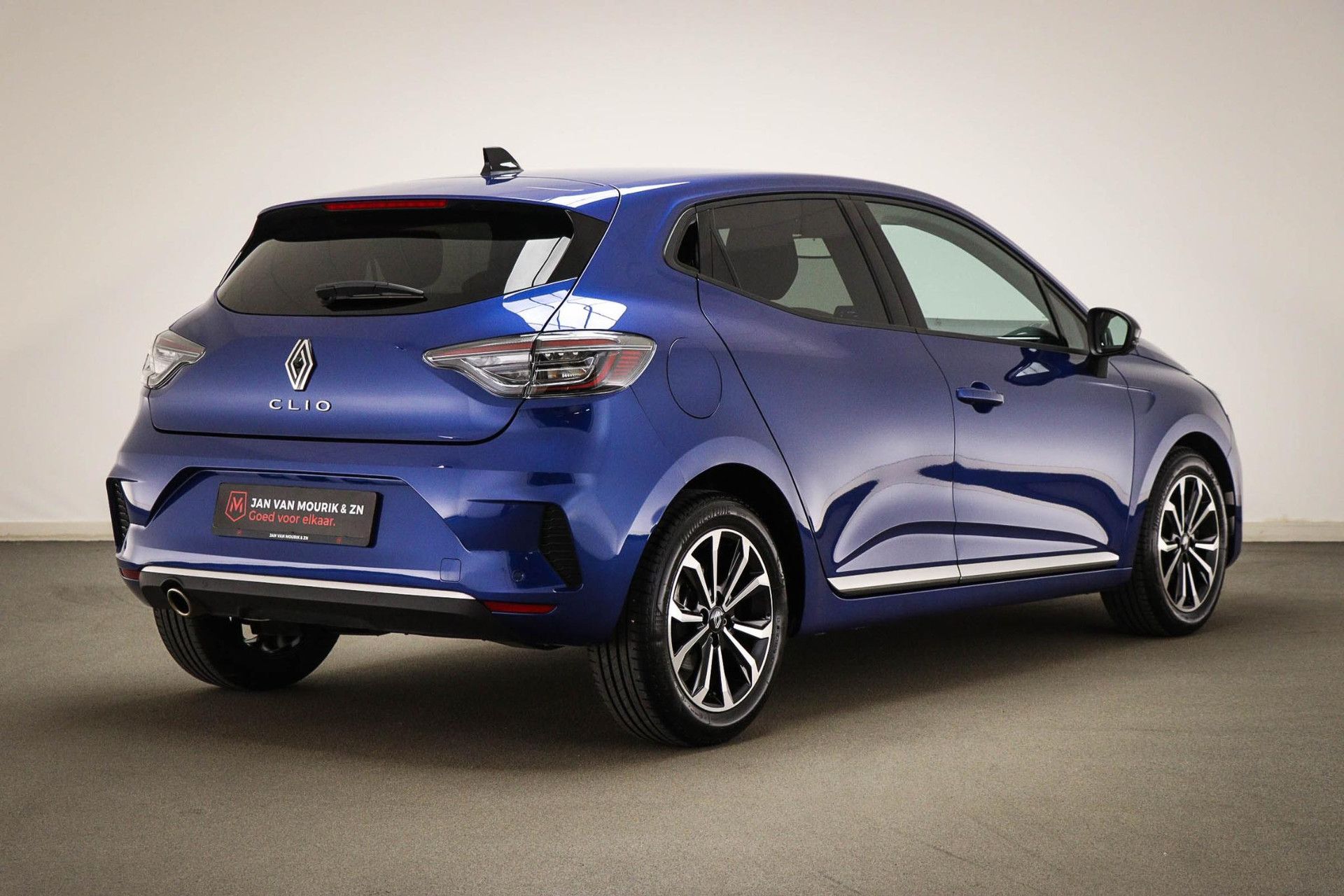 Renault Clio met kenteken JVN-88-G – achteraanzicht