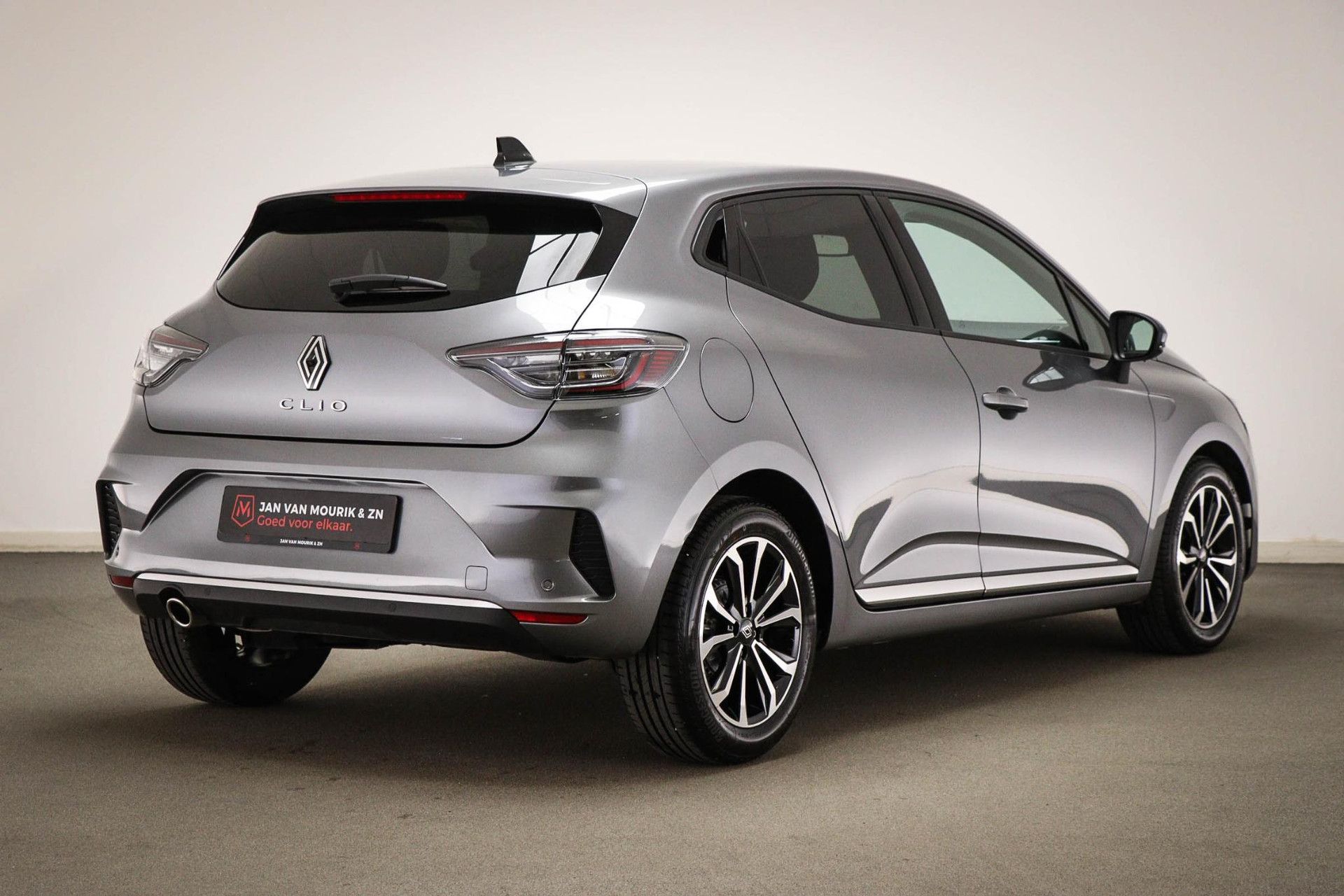 Renault Clio met kenteken JXN-37-T – achteraanzicht