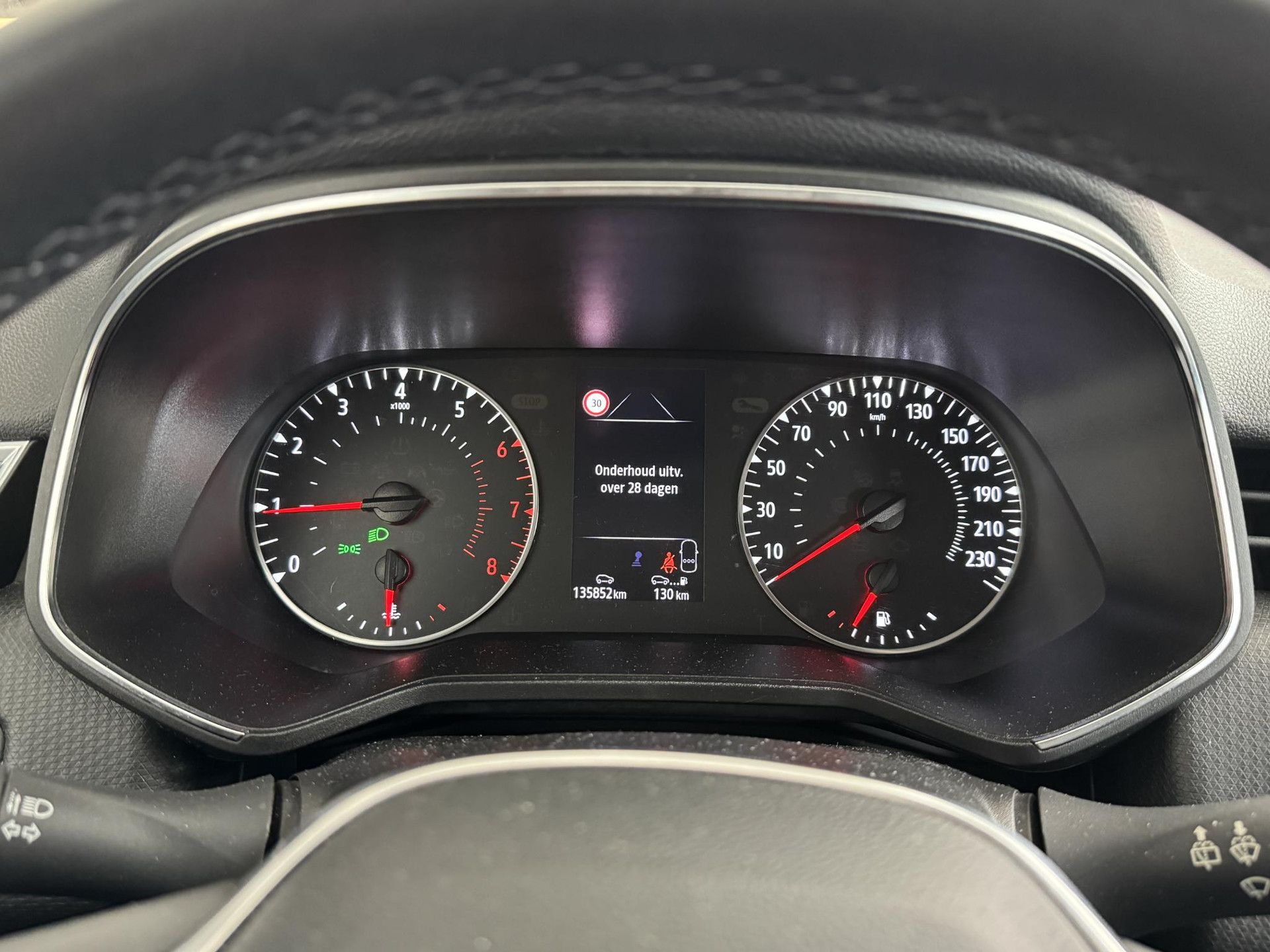 Renault Clio met kenteken K-036-FX – dashboard